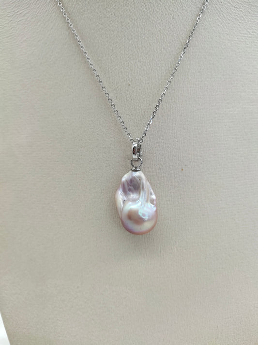 BAROQUE PEARL PENDANT (chain excluded)