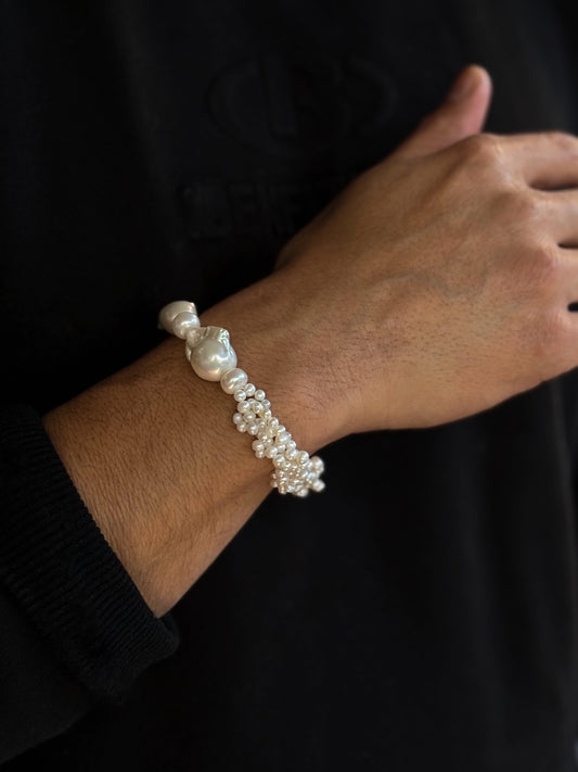 Baroque pearl bracelet