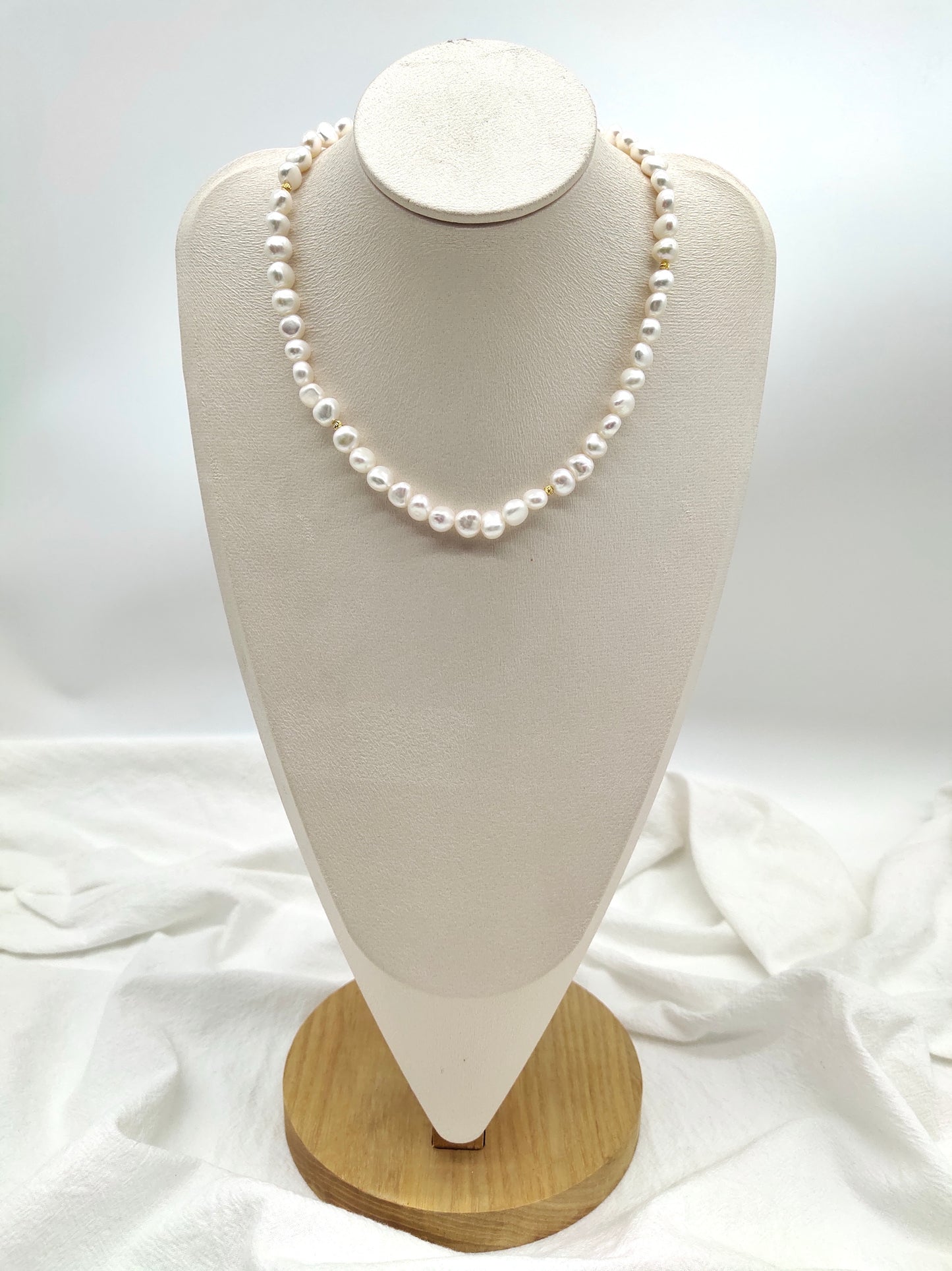 FRESHWATER PEARL WITH GOLD BEADS NECKLACE