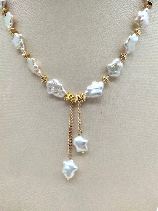 STAR SHAPE PEARL WITH GOLD BEADS NECKLACE