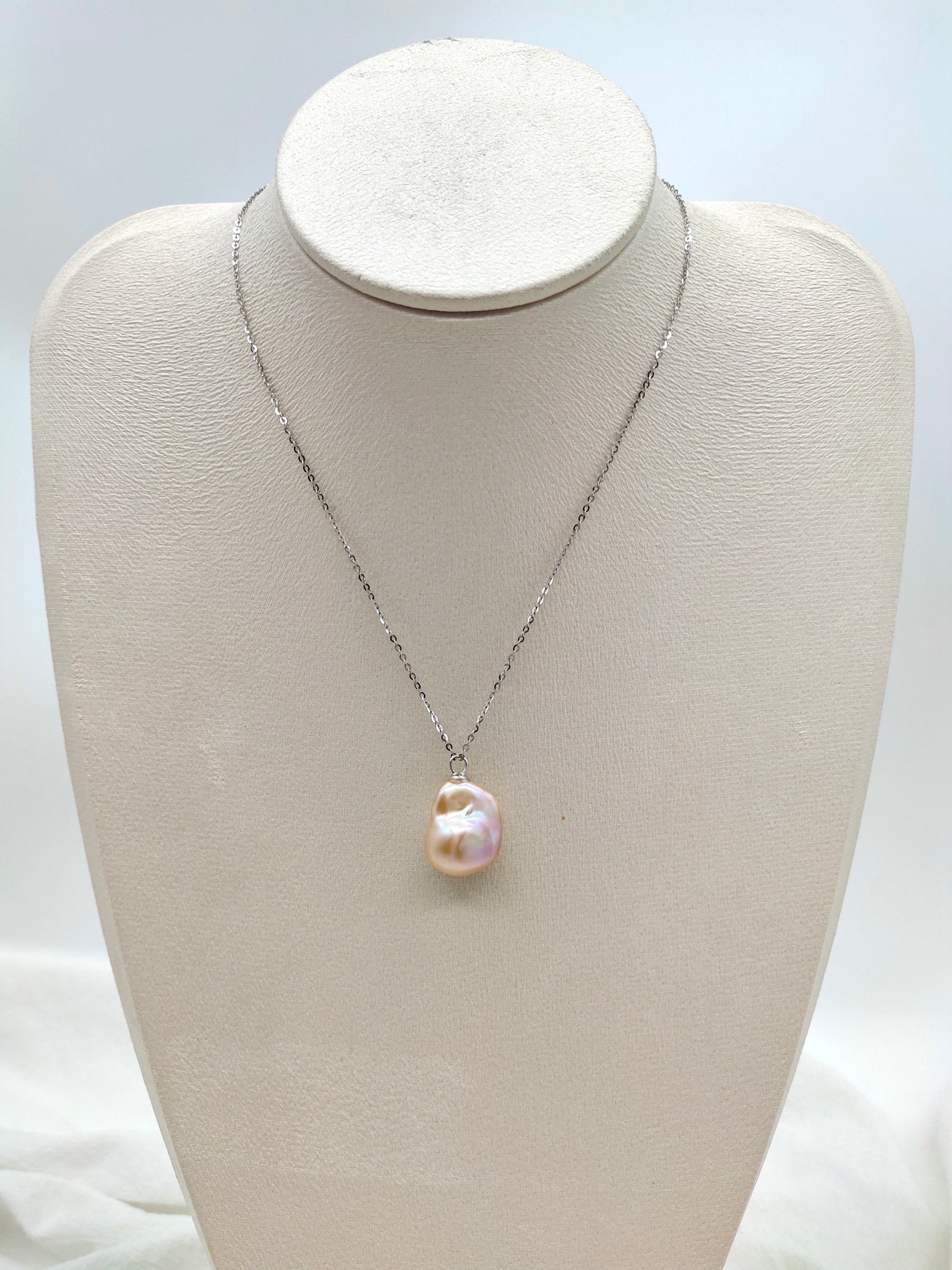 PEACH COLOUR BAROQUE PEARL EARRINGS