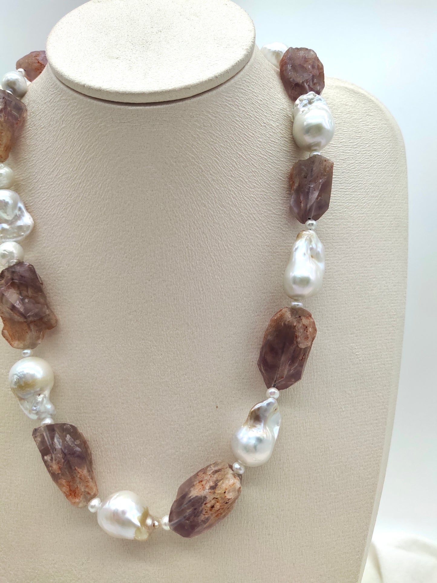 AMETHYST ROUGH STONE BAROQUE PEARL NECKLACE