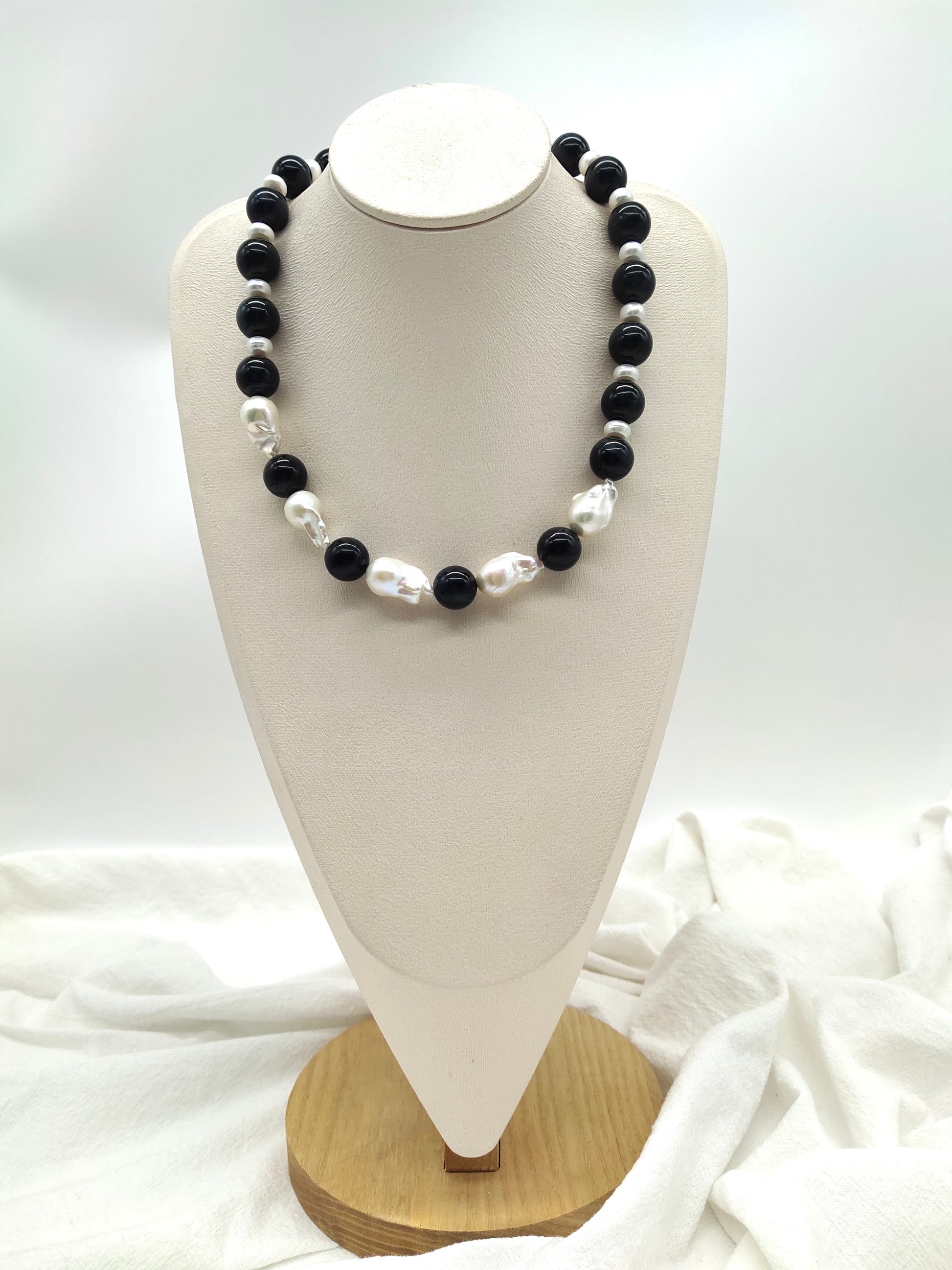 BLUE TIGER'S EYE BEADS BAROQUE PEARL NECKLACE
