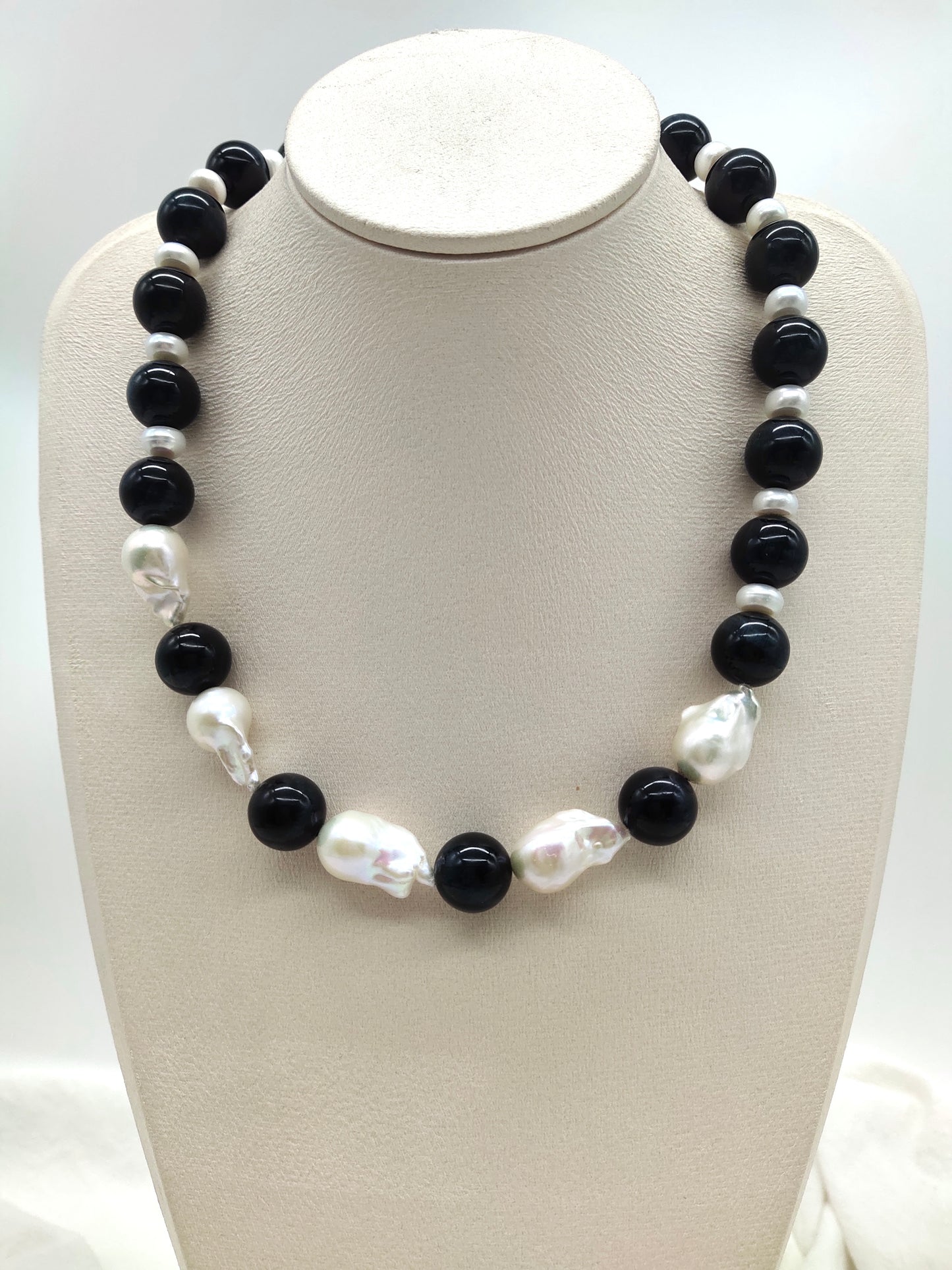 BLUE TIGER'S EYE BEADS BAROQUE PEARL NECKLACE