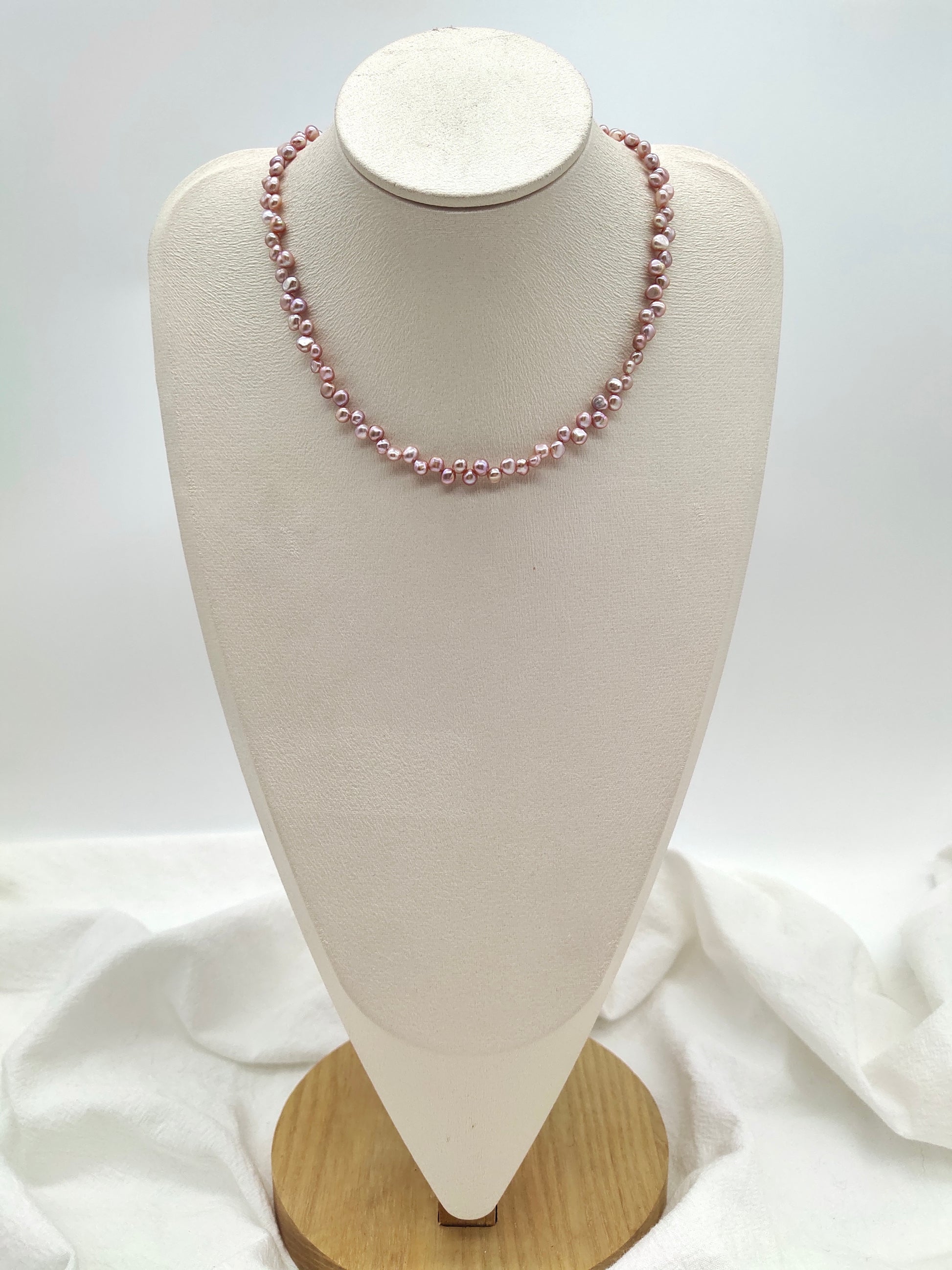 MINI PETAL PINK PEARL NECKLACE