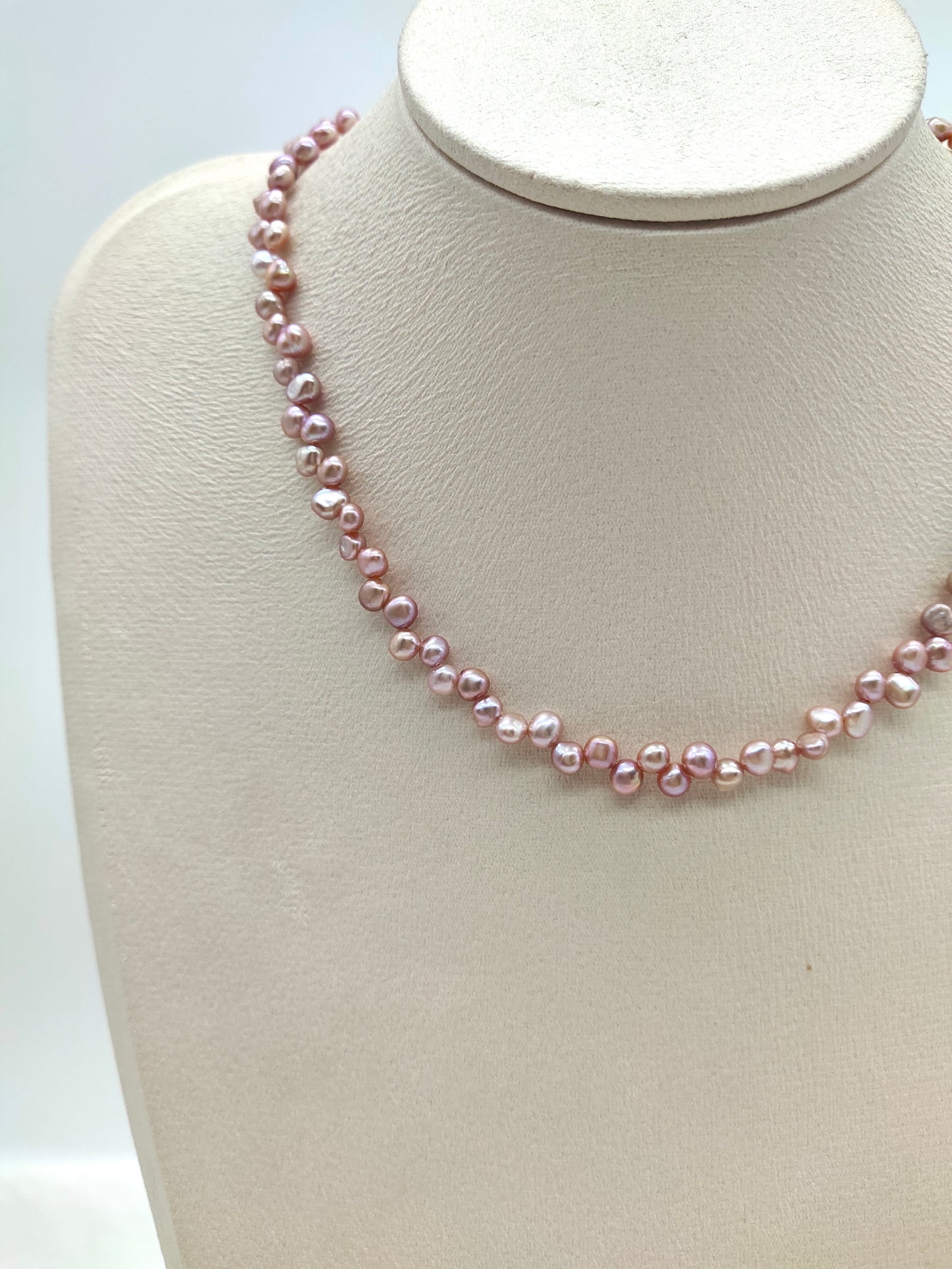 MINI PETAL PINK PEARL NECKLACE