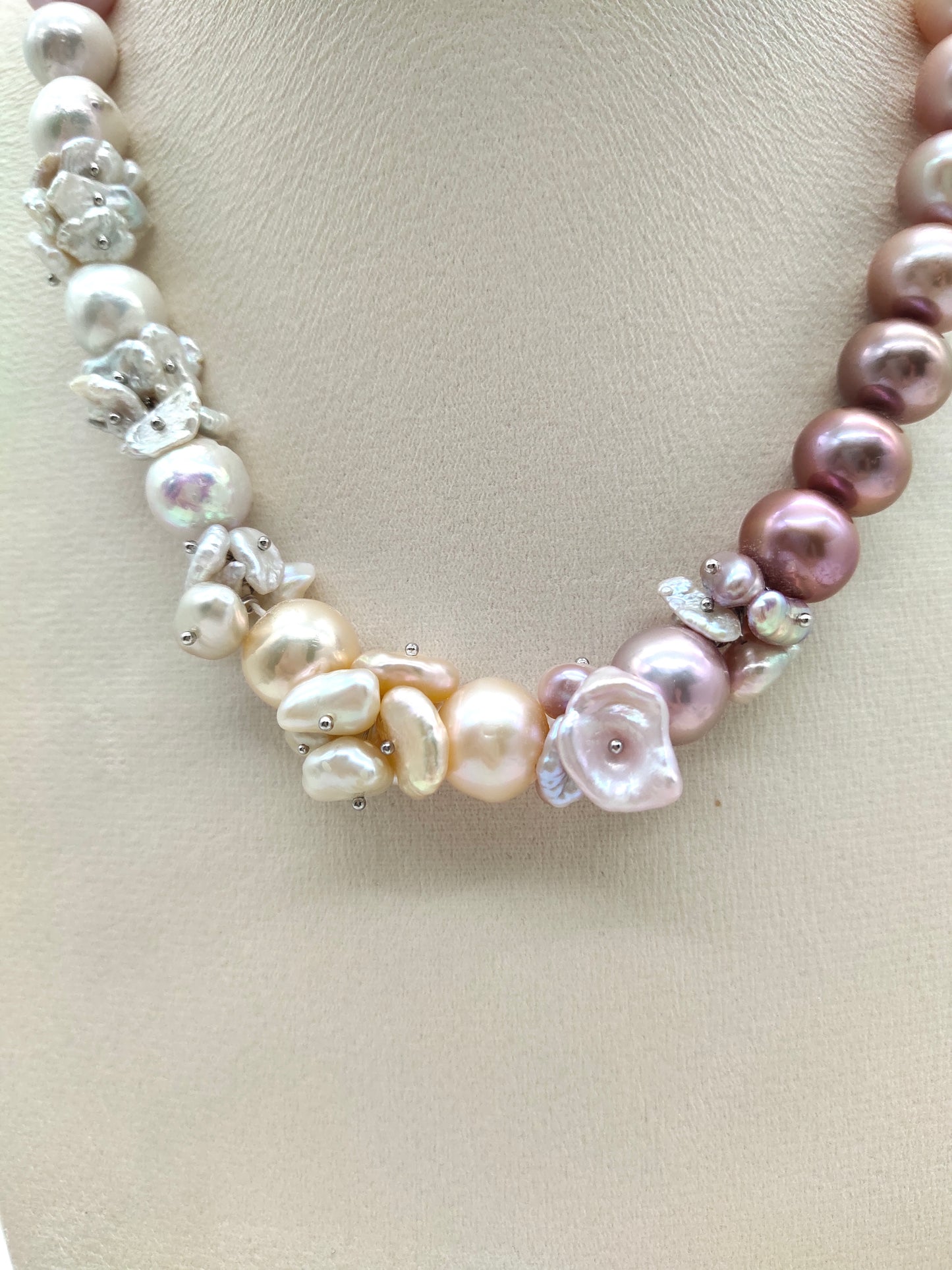 CUSTOM MADE GRADIENT PEARL NACKLACE
