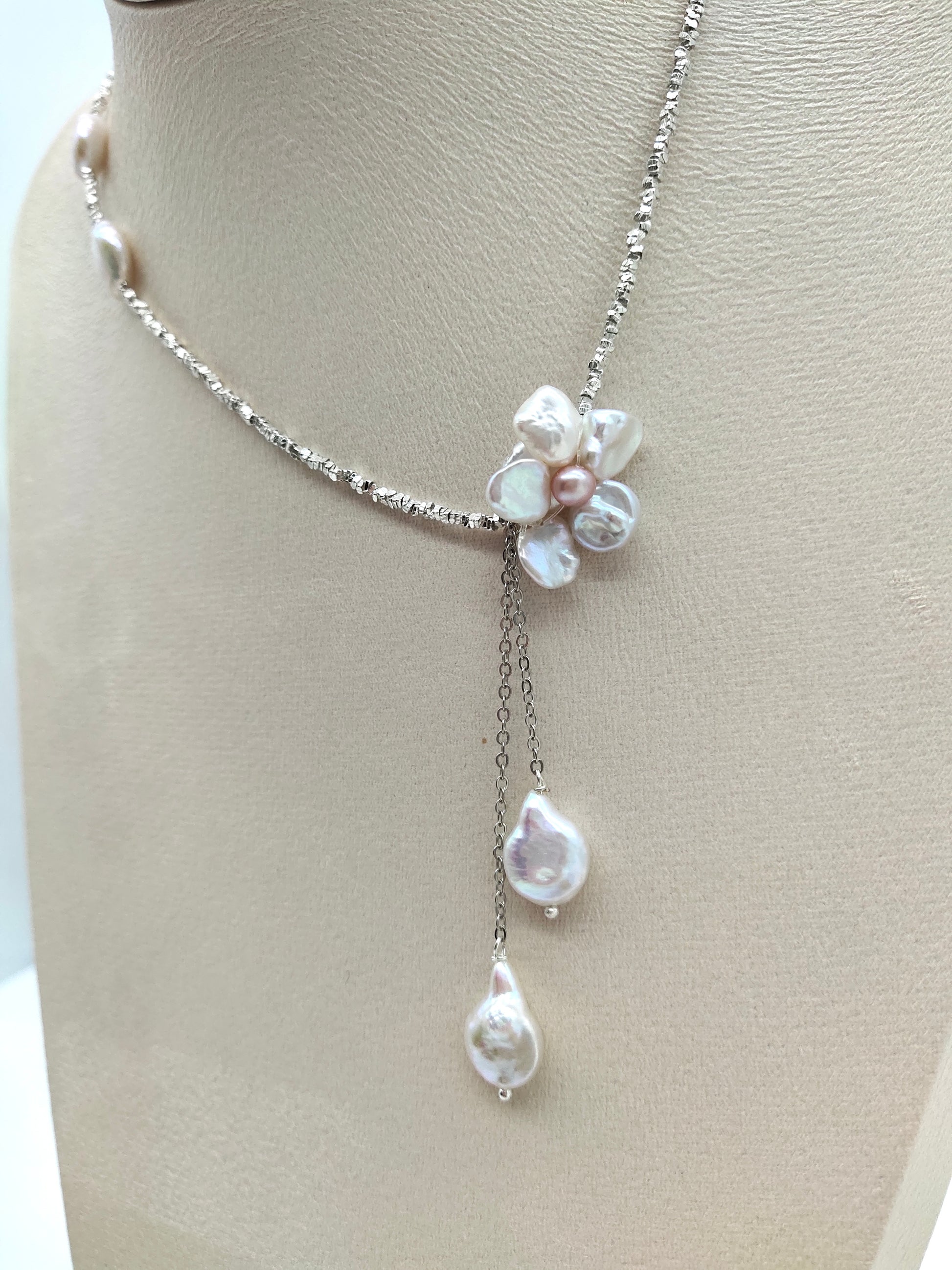 ROMANTIC BLOOM PEARL NECKLACE WITH SILVER BEADS
