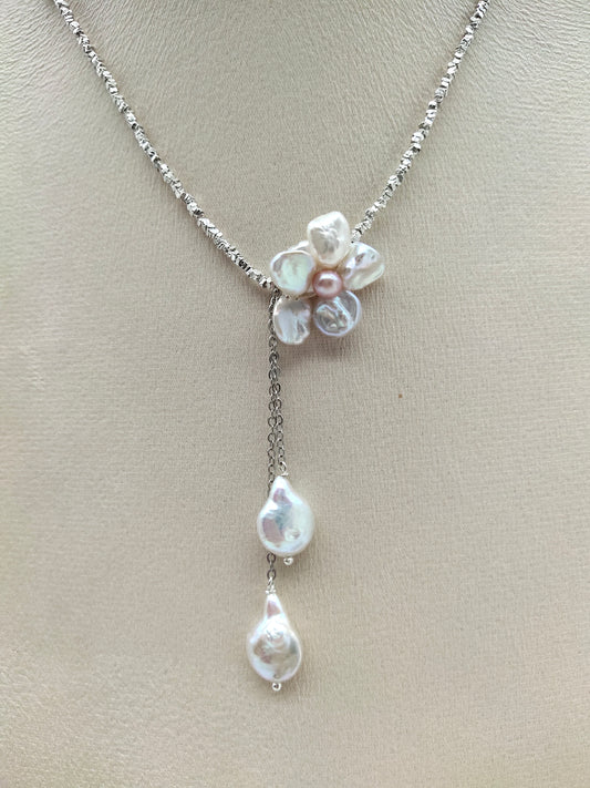 ROMANTIC BLOOM PEARL NECKLACE WITH SILVER BEADS