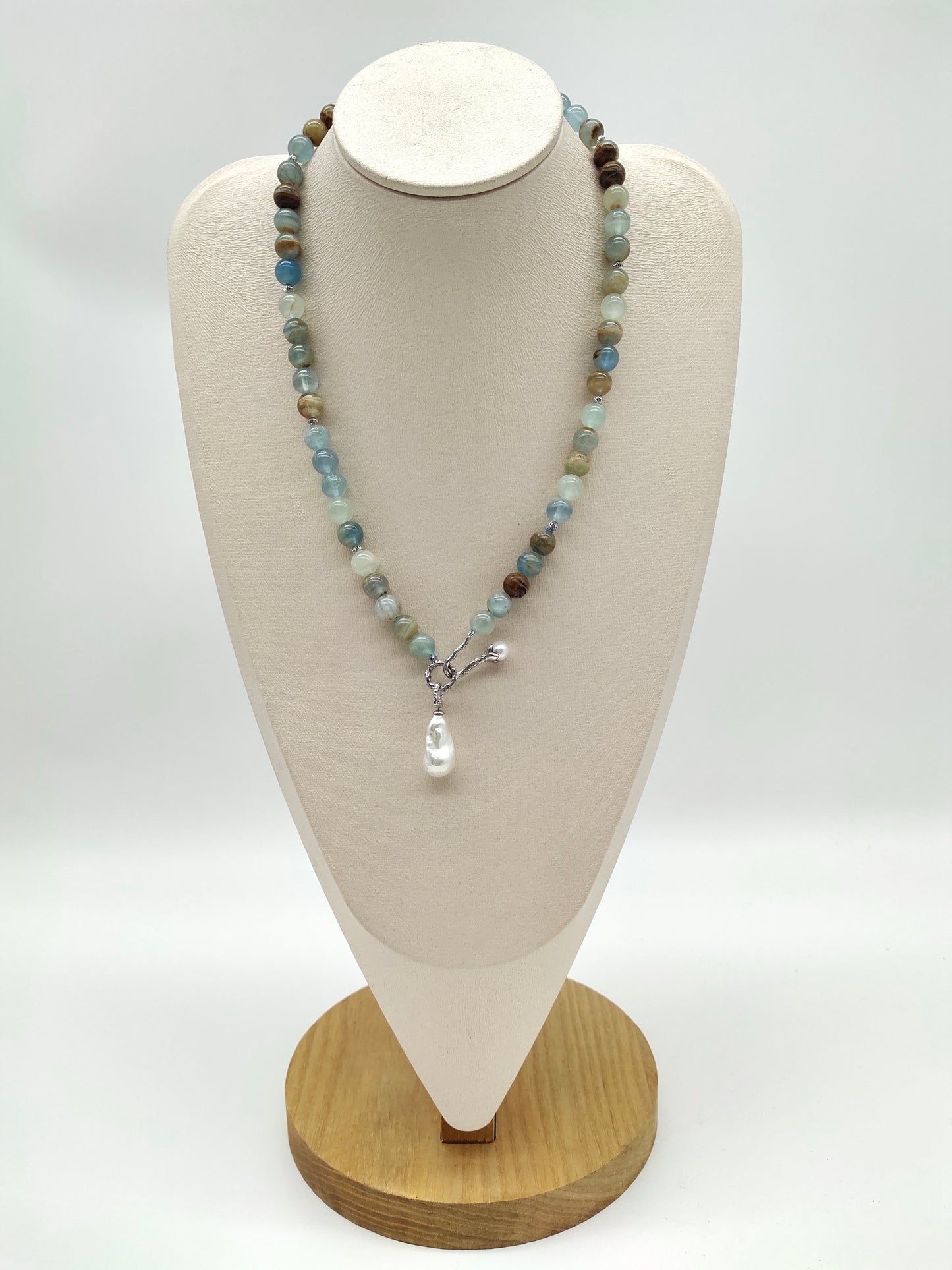 BLUE CALCITE NECKLACE WITH BAROQUE PEARL PENDANT