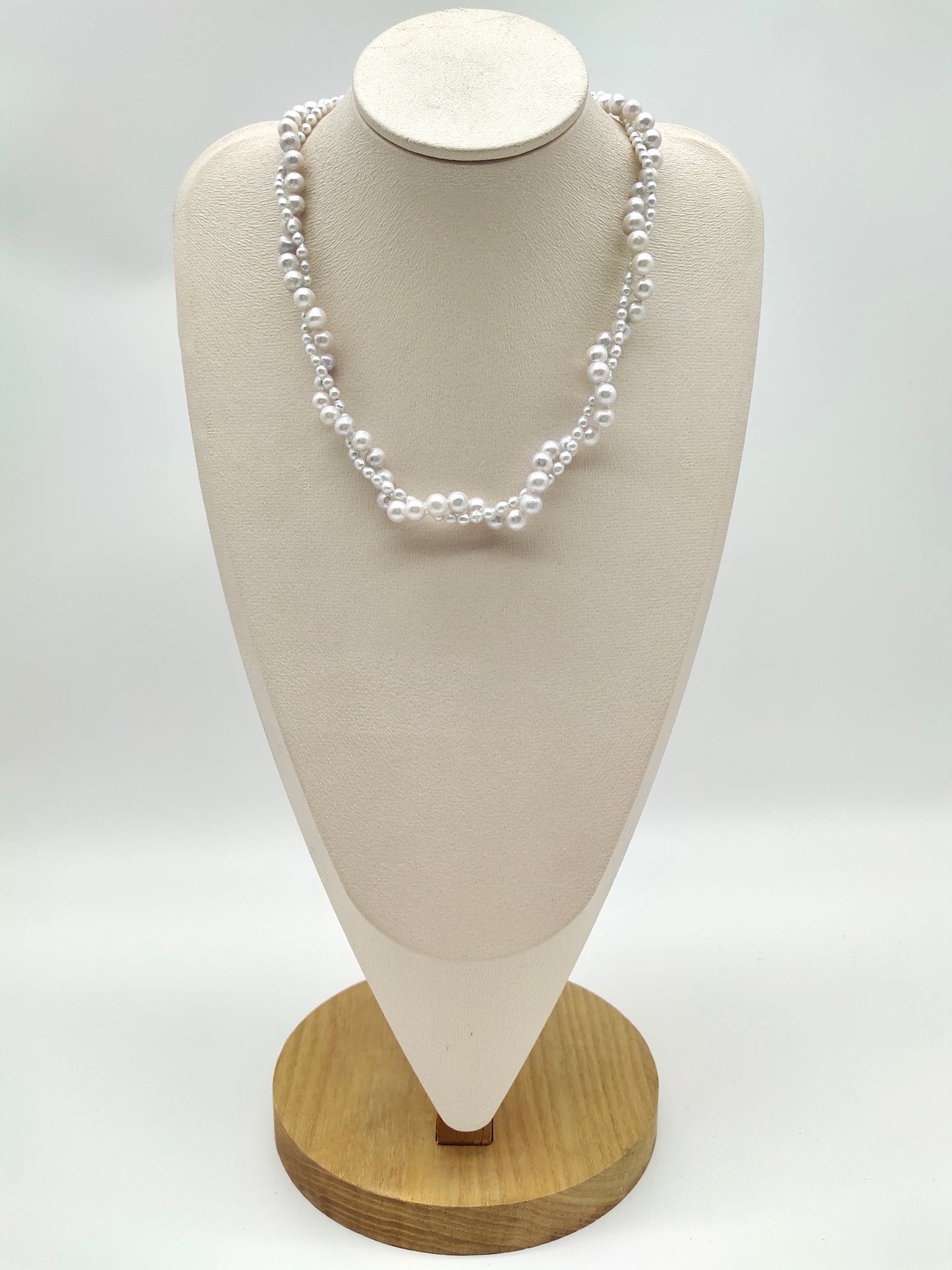 WHITE FRESHWATER PEARL TWISTED NECKLACE