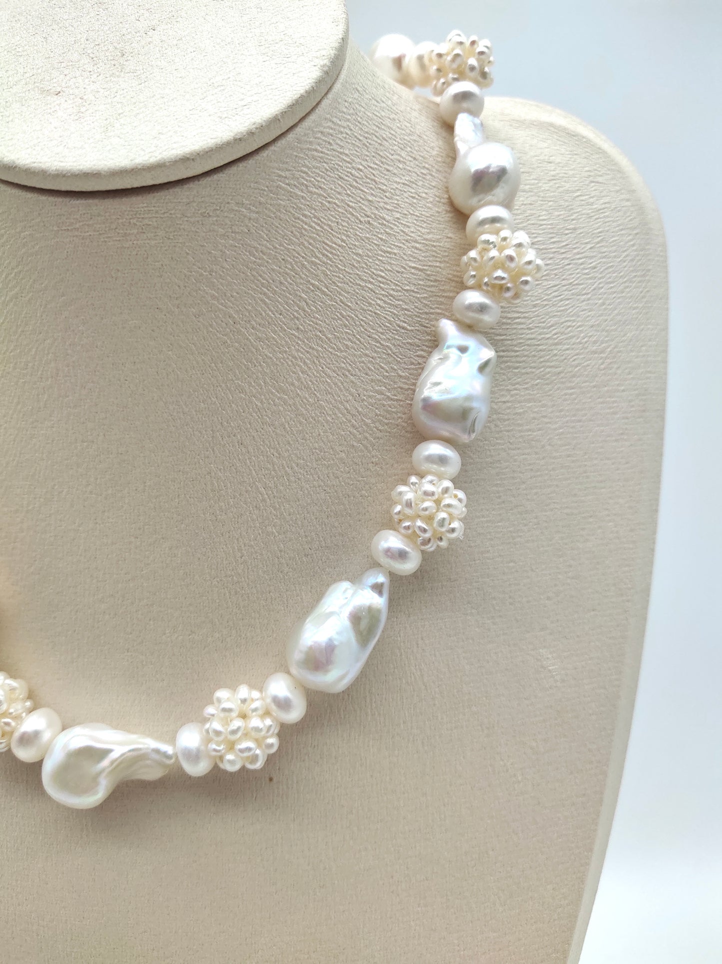 HANDMADE WEAVE WHITE PEARL BALL WITH BAROQUE PEARL NECKLACE
