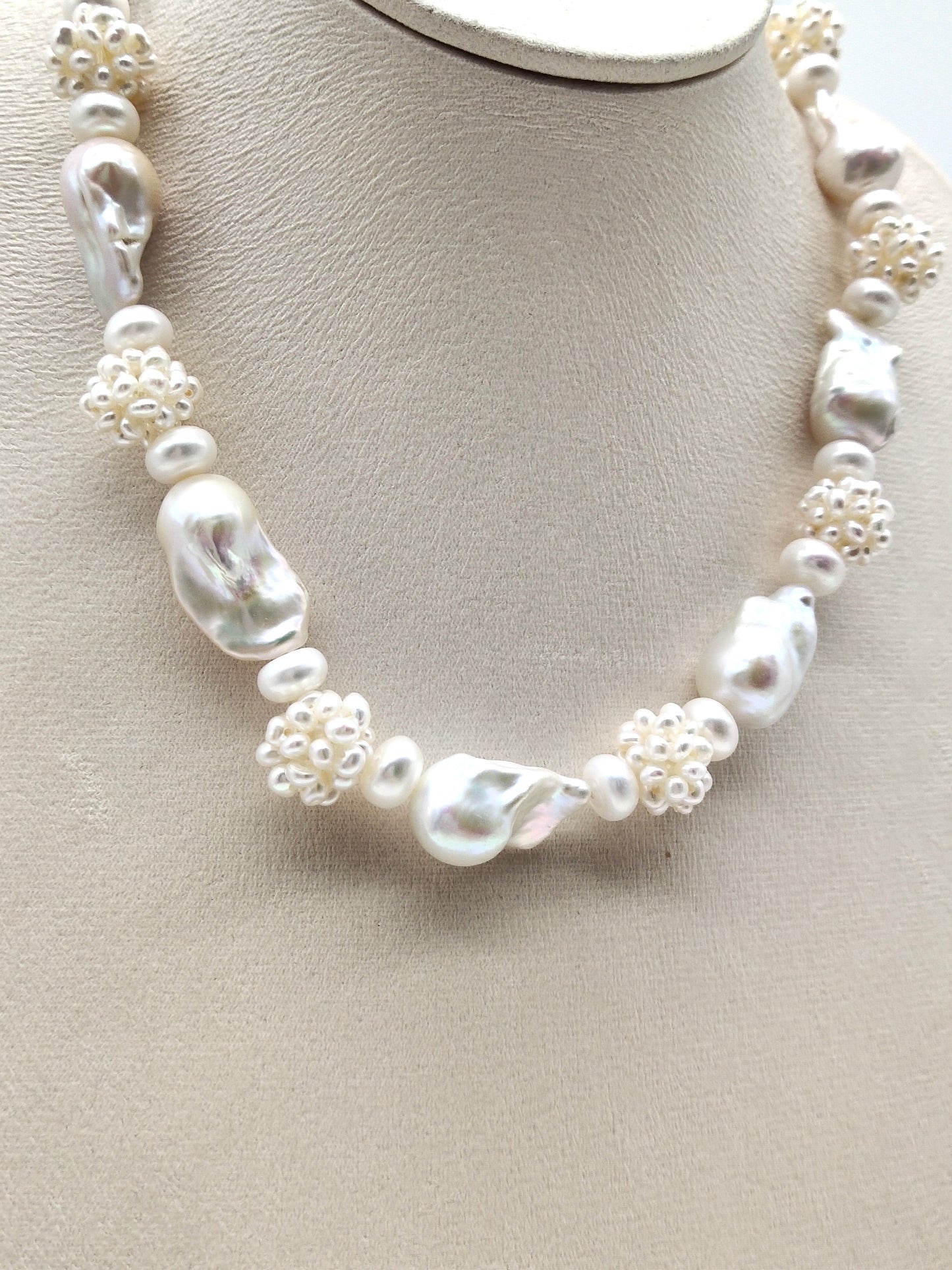 HANDMADE WEAVE WHITE PEARL BALL WITH BAROQUE PEARL NECKLACE