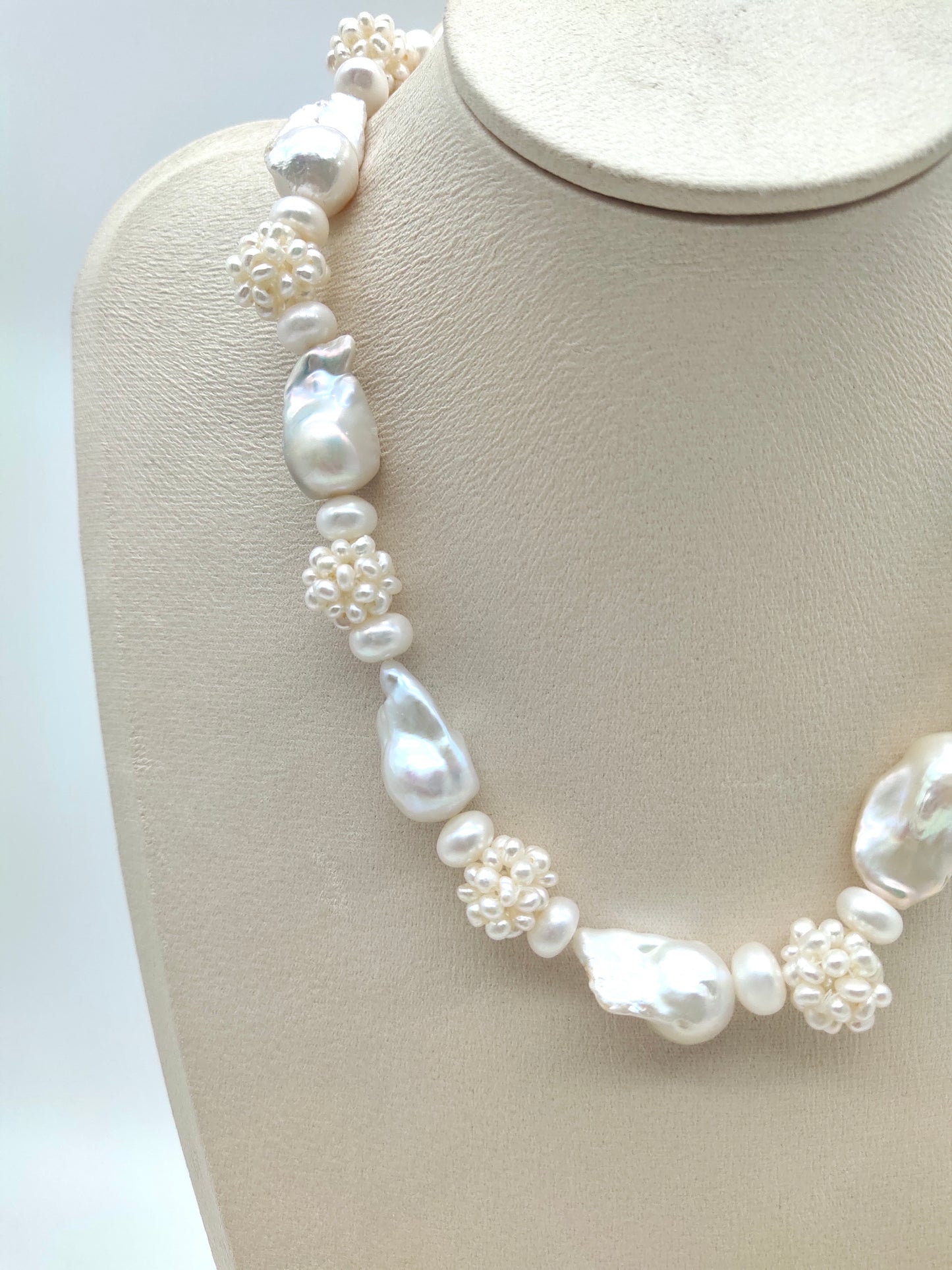 HANDMADE WEAVE WHITE PEARL BALL WITH BAROQUE PEARL NECKLACE