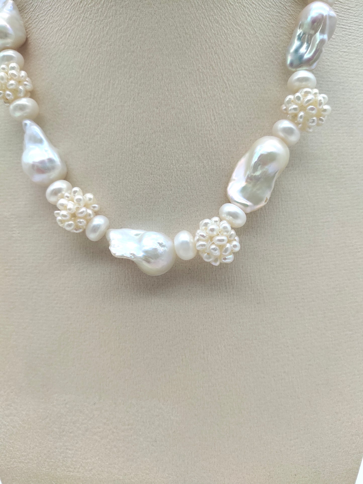 HANDMADE WEAVE WHITE PEARL BALL WITH BAROQUE PEARL NECKLACE