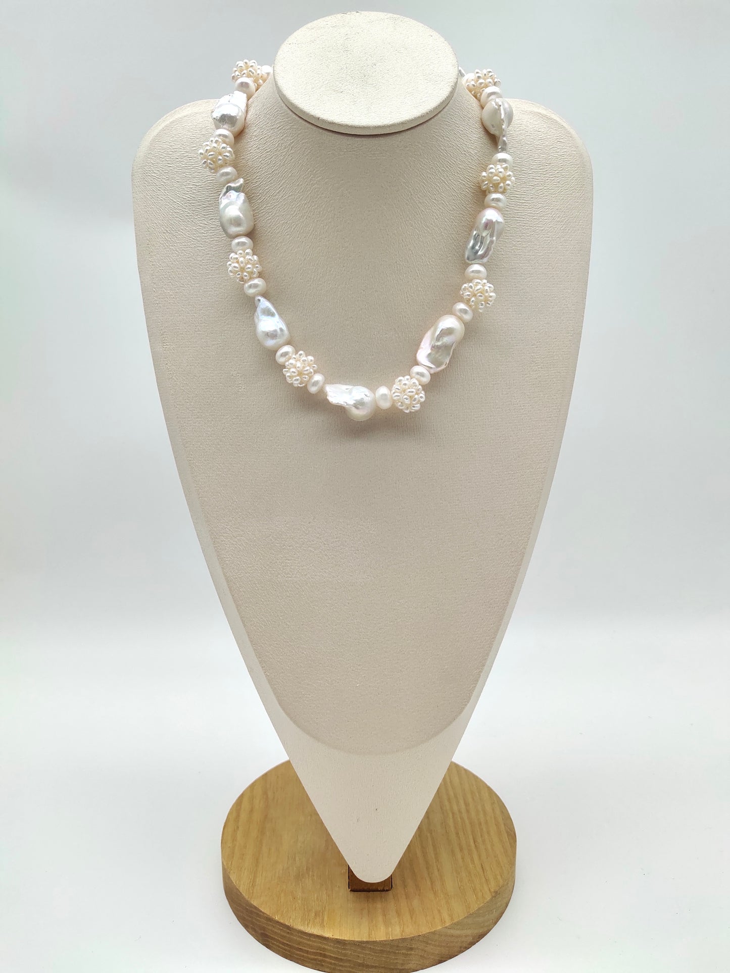 HANDMADE WEAVE WHITE PEARL BALL WITH BAROQUE PEARL NECKLACE