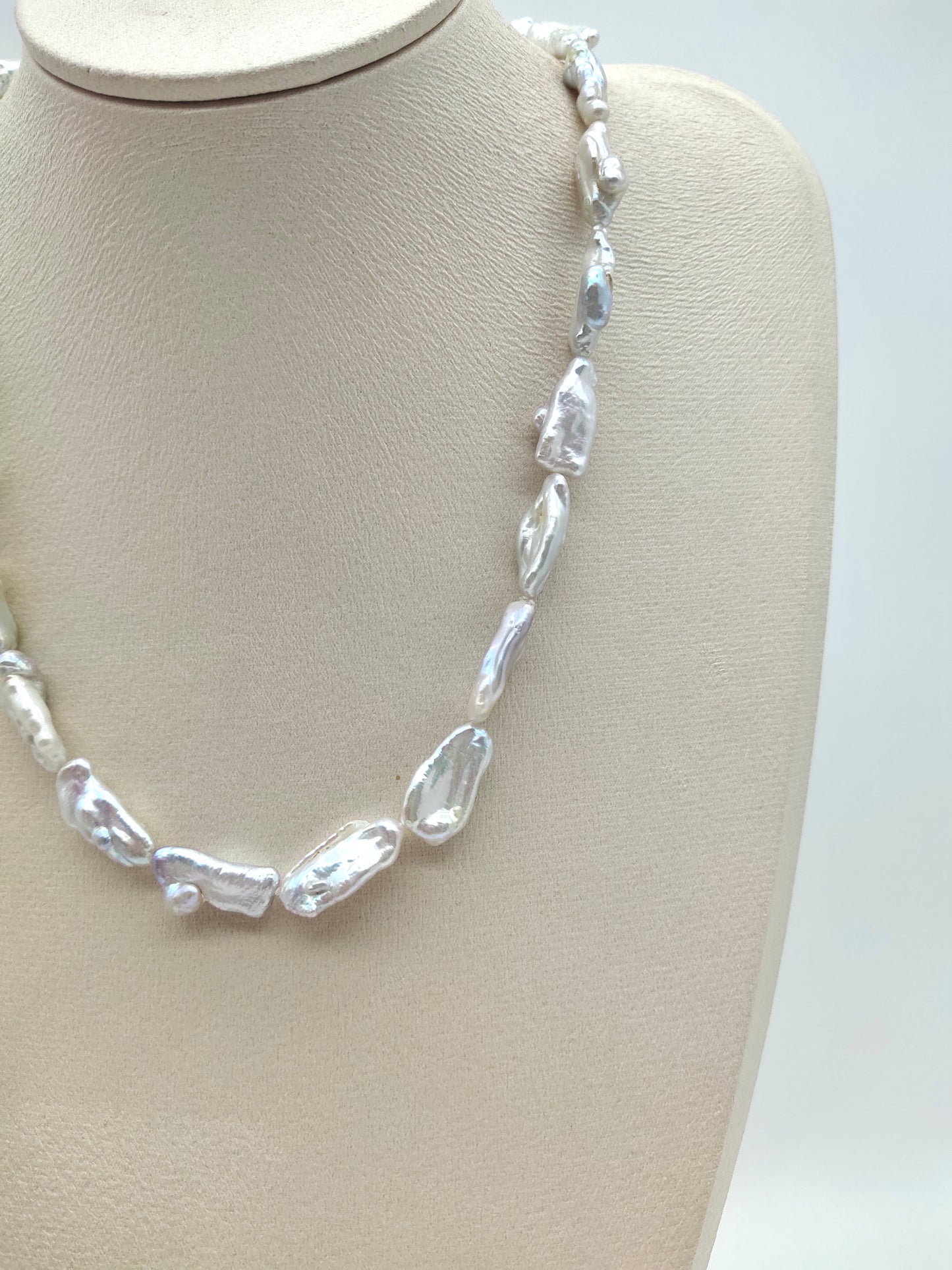 IRIDESCENT FRESHWATER KESHI PEARL NECKLACE