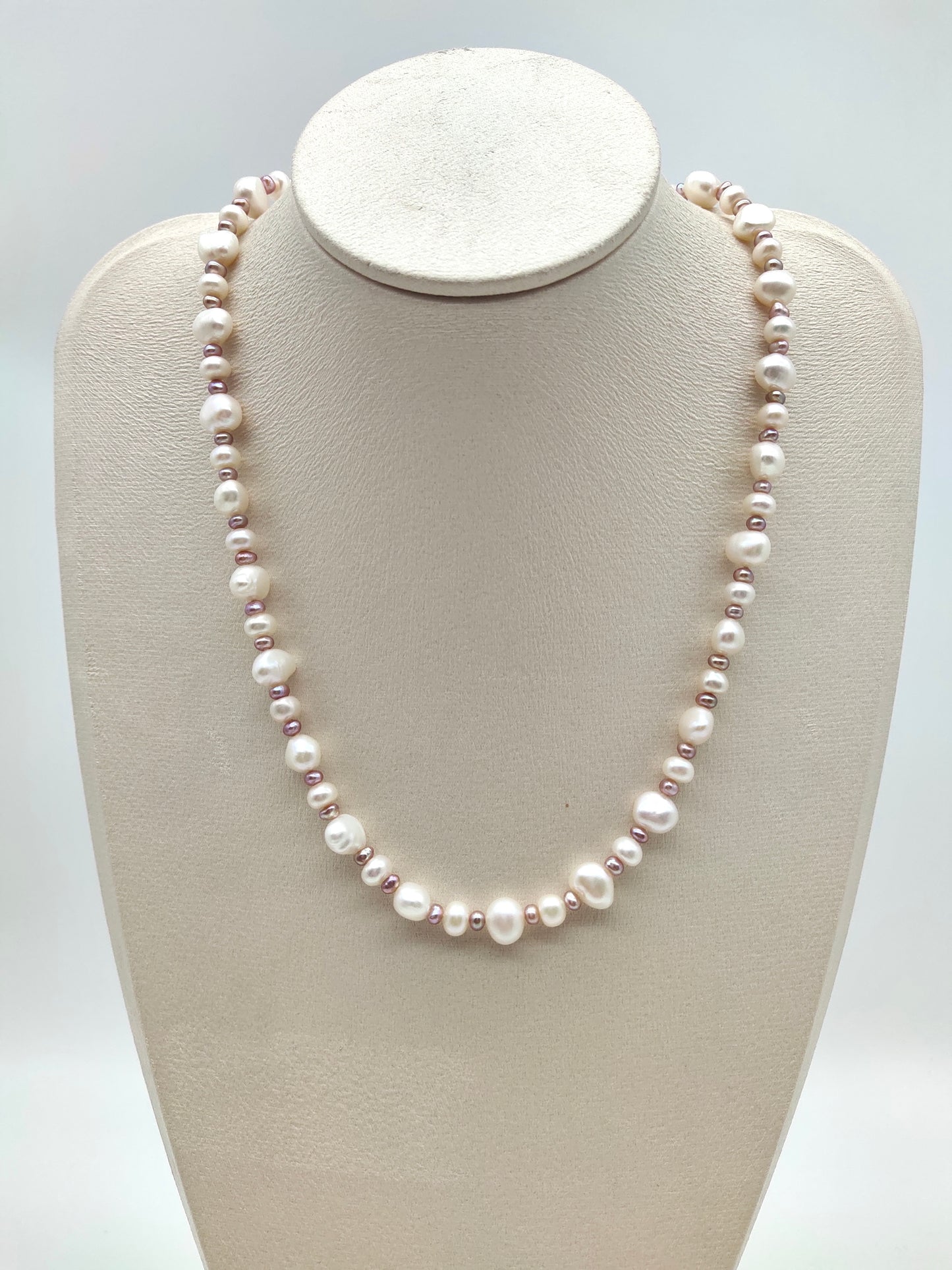 WHITE AND PINK PEARL NECKLACE