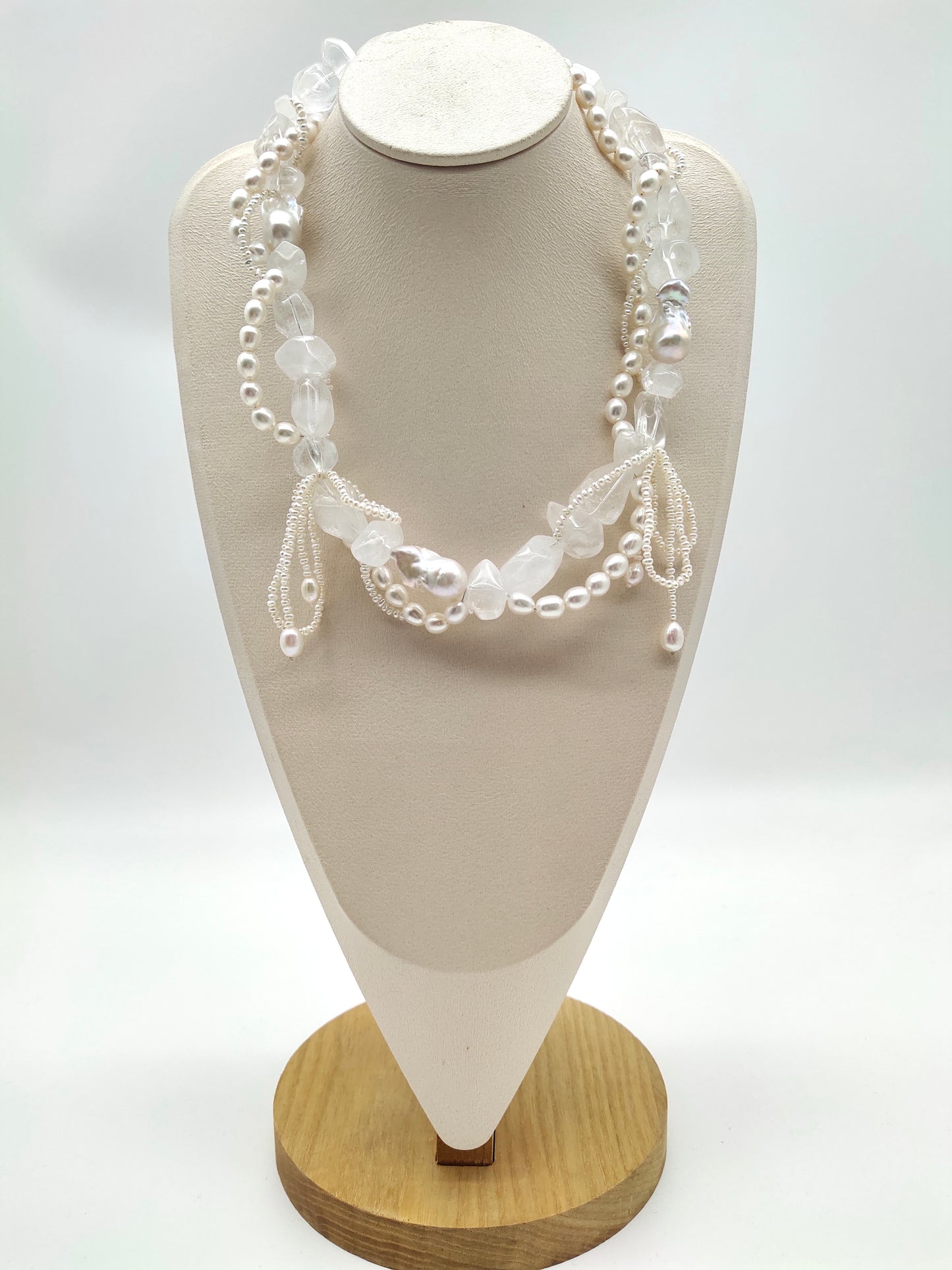 FRESHWATER PEARL WITH WHITE CRYSTAL QUARTZ NECKLACE