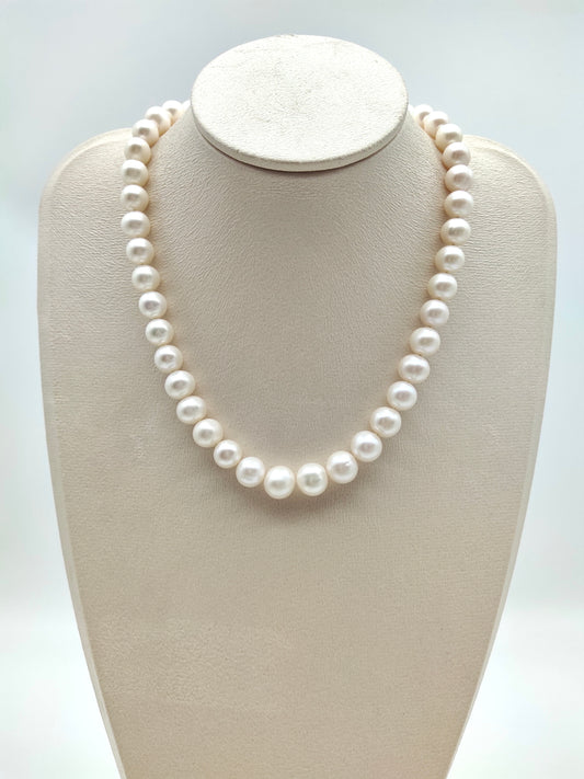 CLASSIC FRESHWATER ROUND PEARL NECKLACE