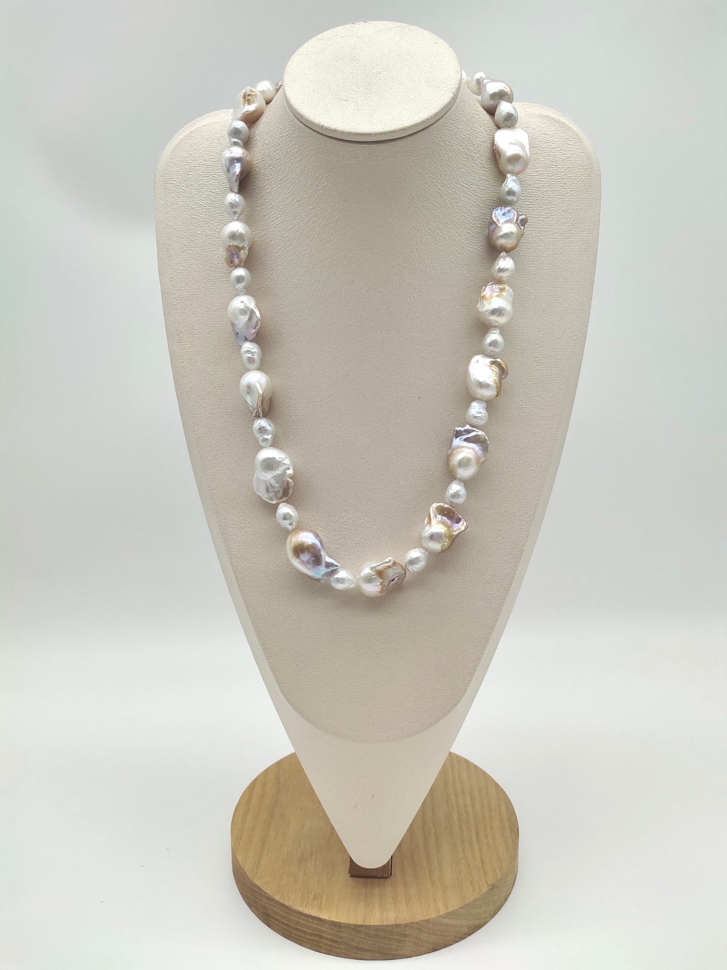 UNIQUE COLOUR LARGE BAROQUE PEARL NECKLACE