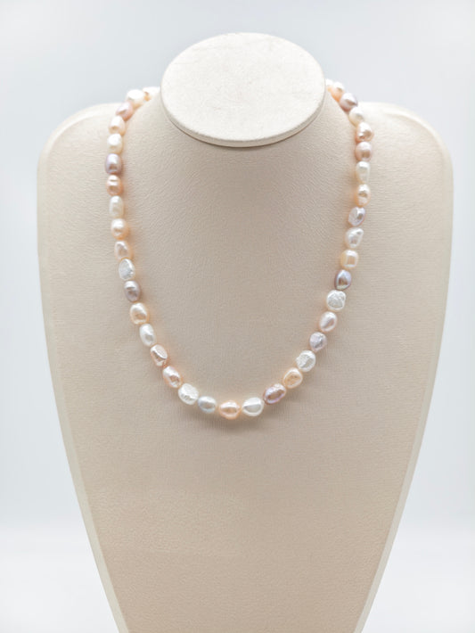 IRIDESCENT FRESHWATER PEARL NECKLACE