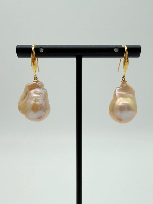 CHAMPAGNE BAROQUE PEARL EARRINGS