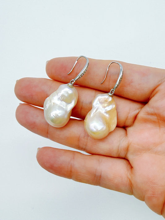 CHAMPAGNE BAROQUE PEARL EARRINGS