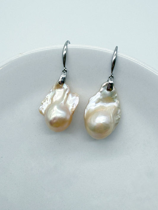 CHAMPAGNE BAROQUE PEARL EARRINGS