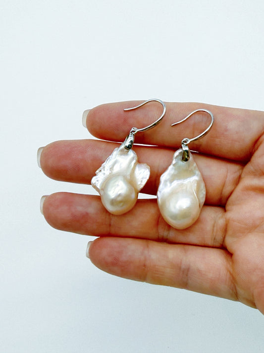 CHAMPAGNE BAROQUE PEARL EARRINGS