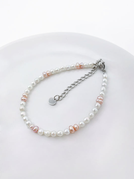 BABY PEARL BRACELET WITH PINK PEARLS