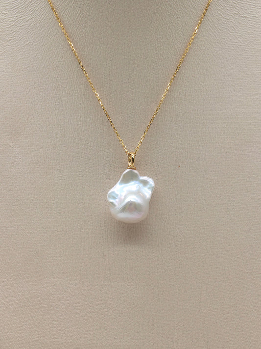 LARGE WHITE BAROQUE PEARL PENDANT