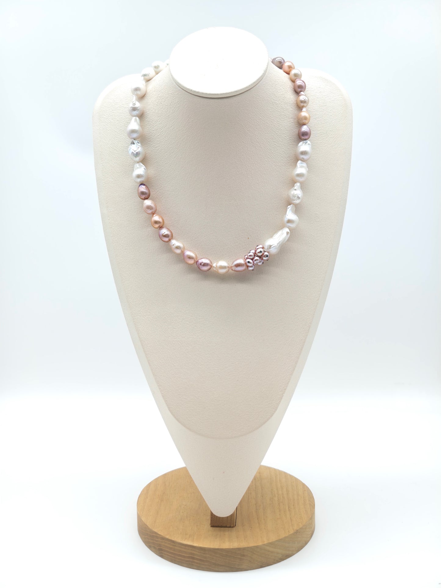 IRIDESCENT FRESHWATER BAROQUE PEARL NACKLACE