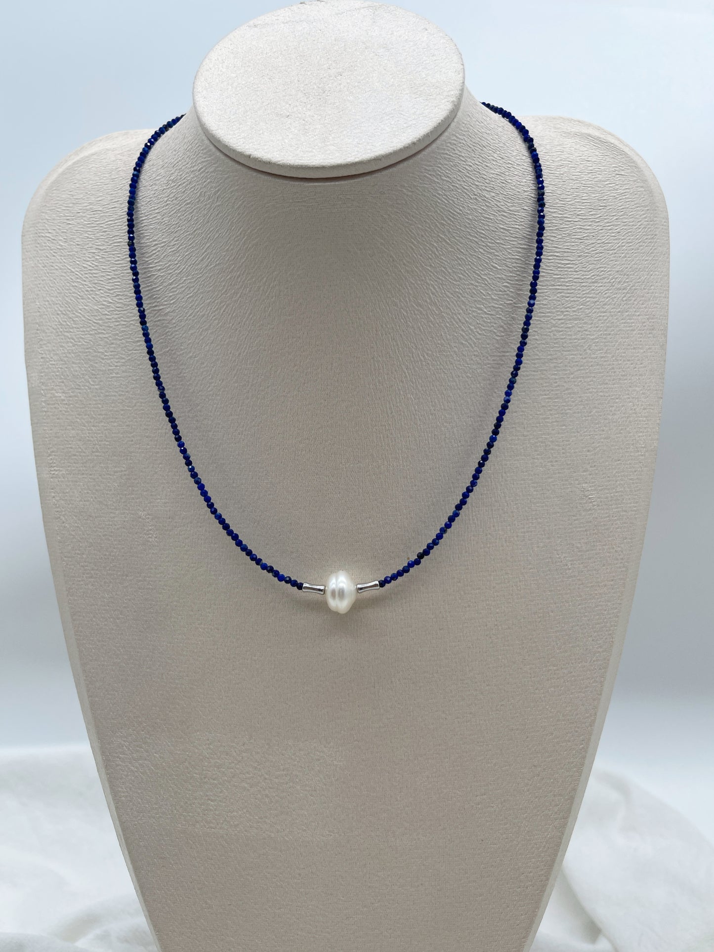 NATURAL LAPIS LAZULI NECKLACE WITH SOUTHSEA PEARL
