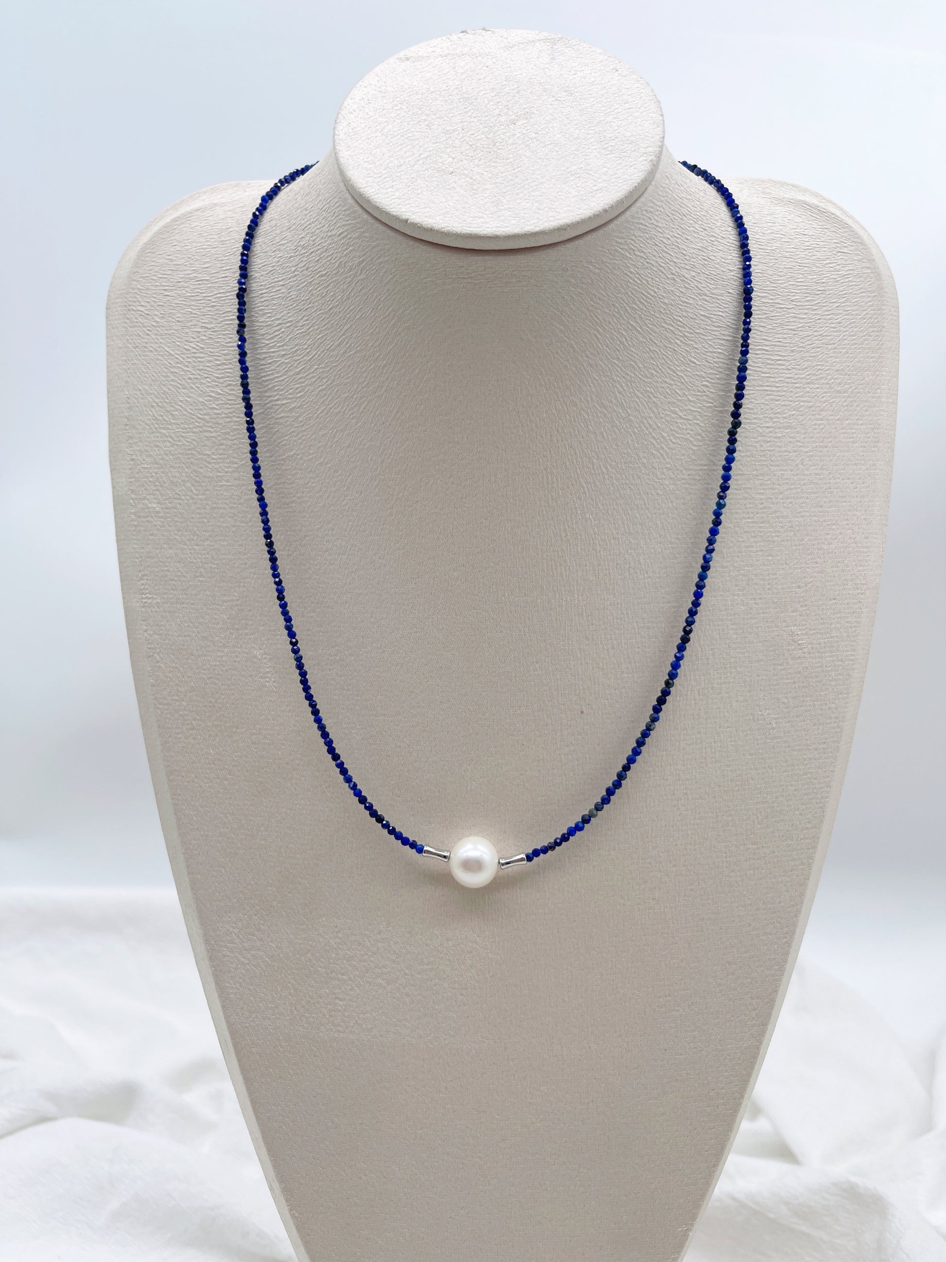 NATURAL LAPIS LAZULI NECKLACE WITH FRESHWATER PEARL