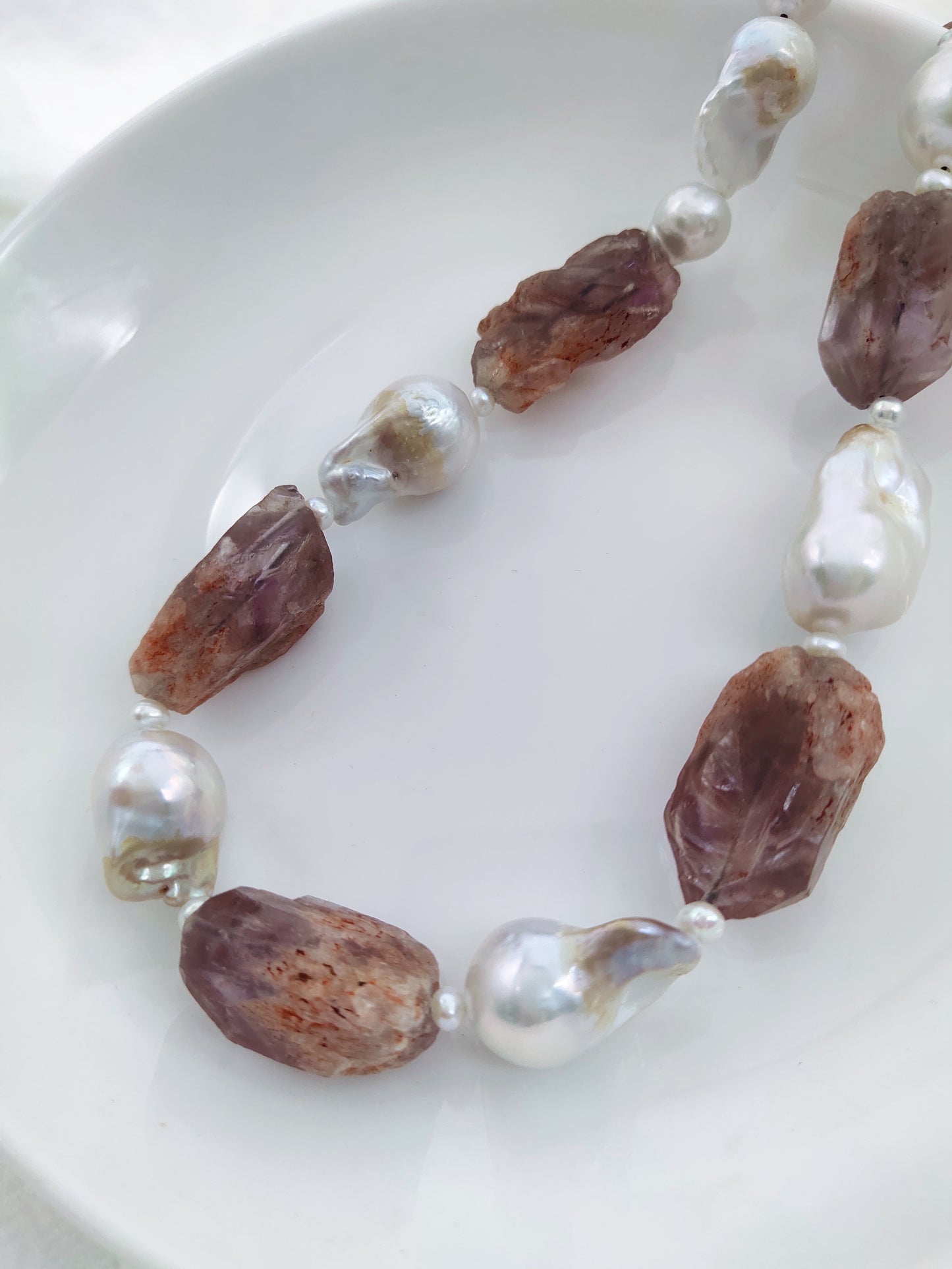AMETHYST ROUGH STONE BAROQUE PEARL NECKLACE