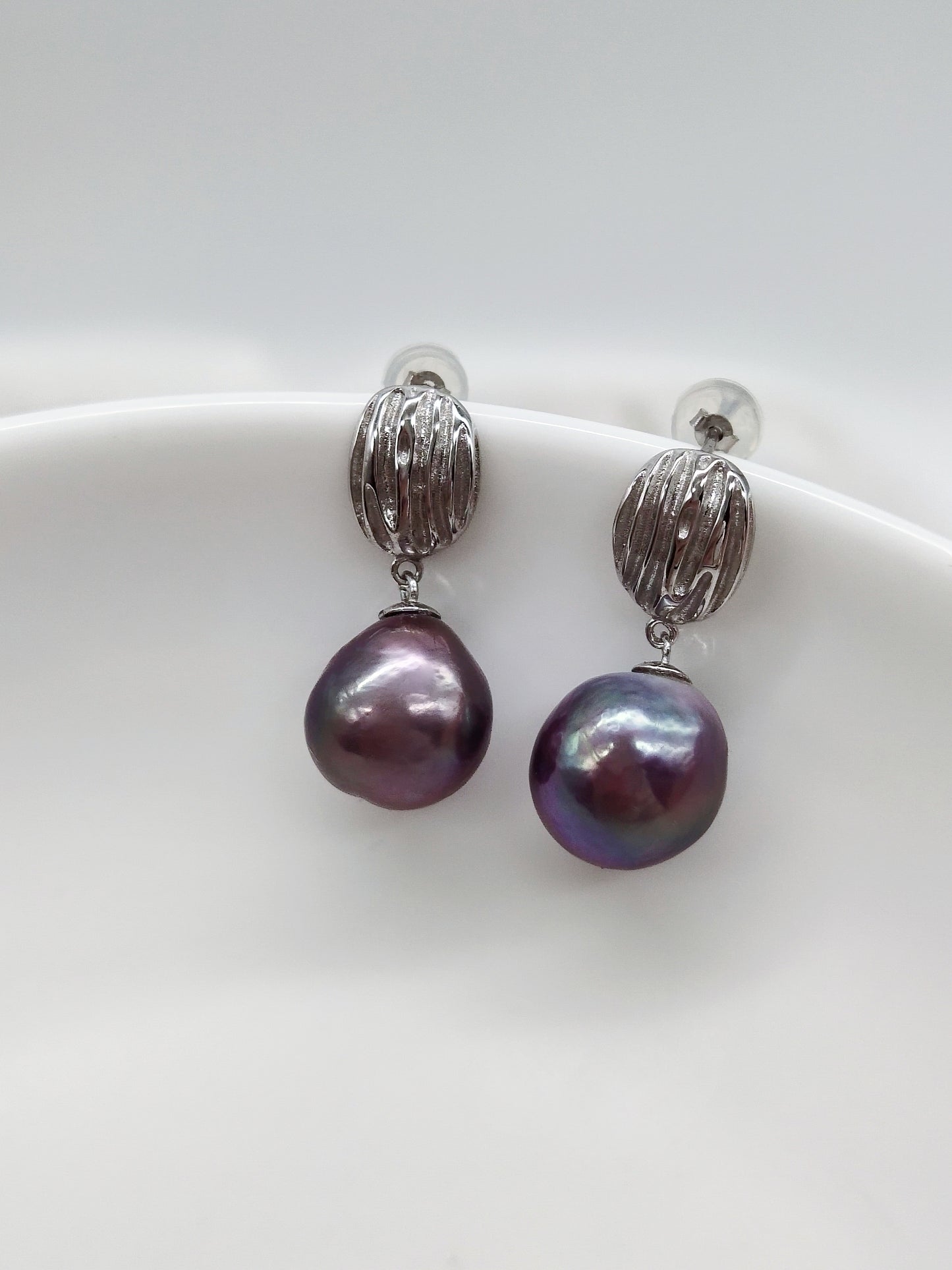 NATURAL PURPLE PEARL EARRINGS