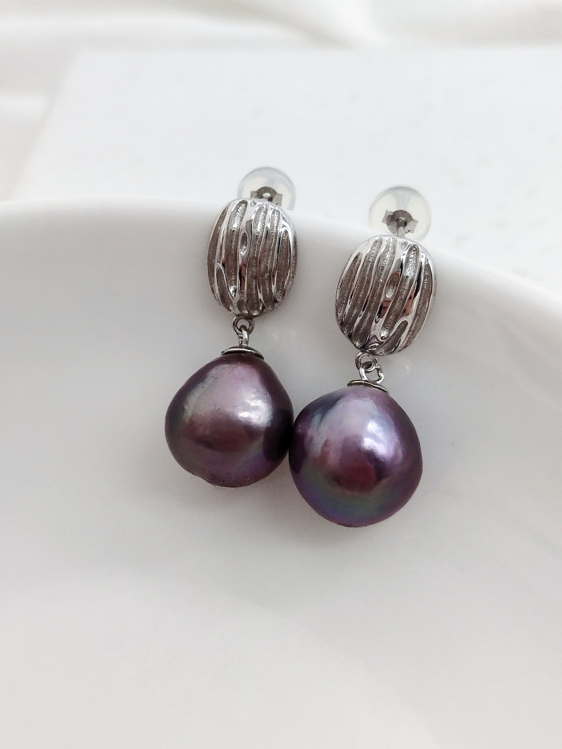 NATURAL PURPLE  PEARL EARRINGS
