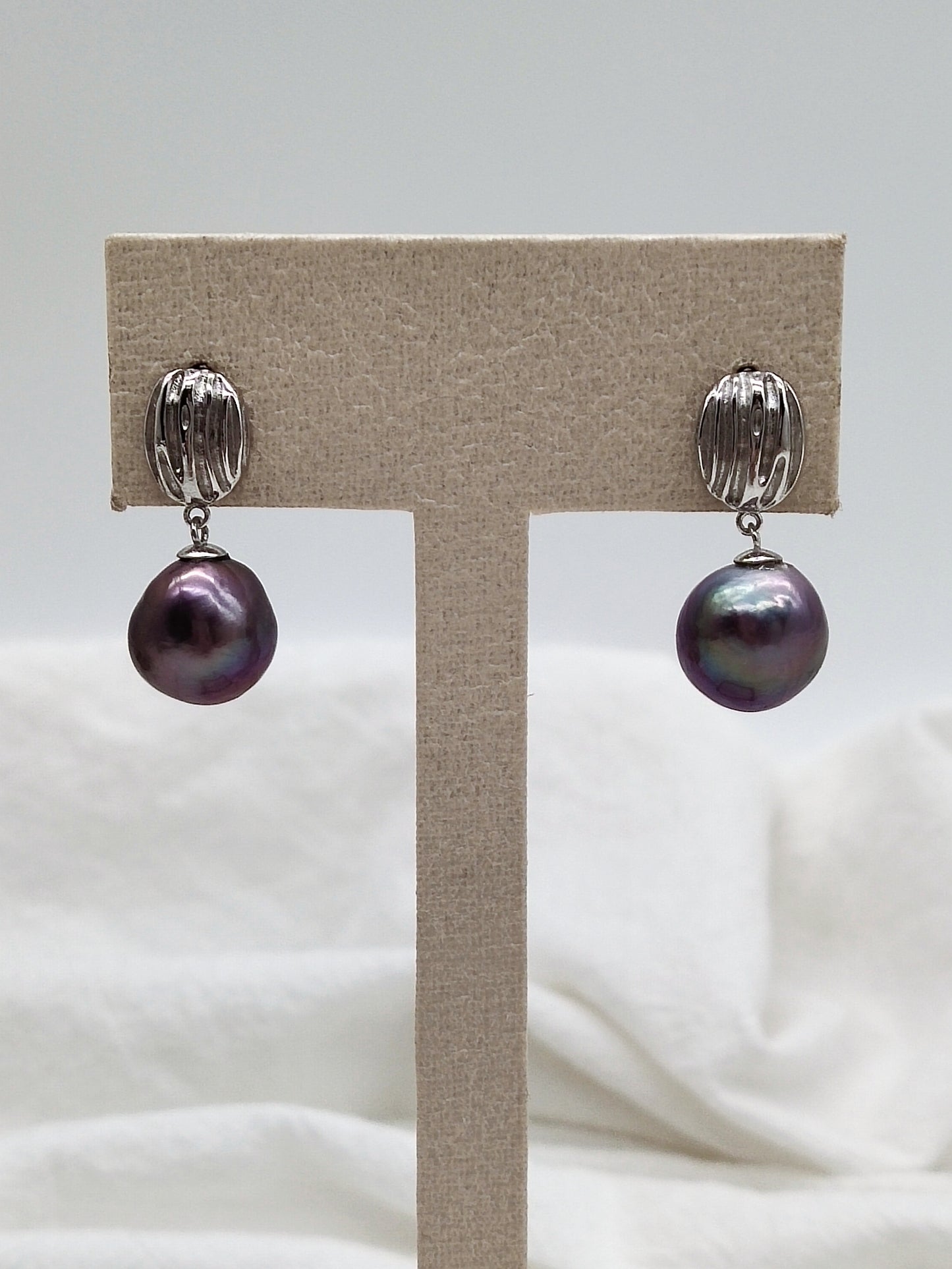 NATURAL PURPLE PEARL EARRINGS