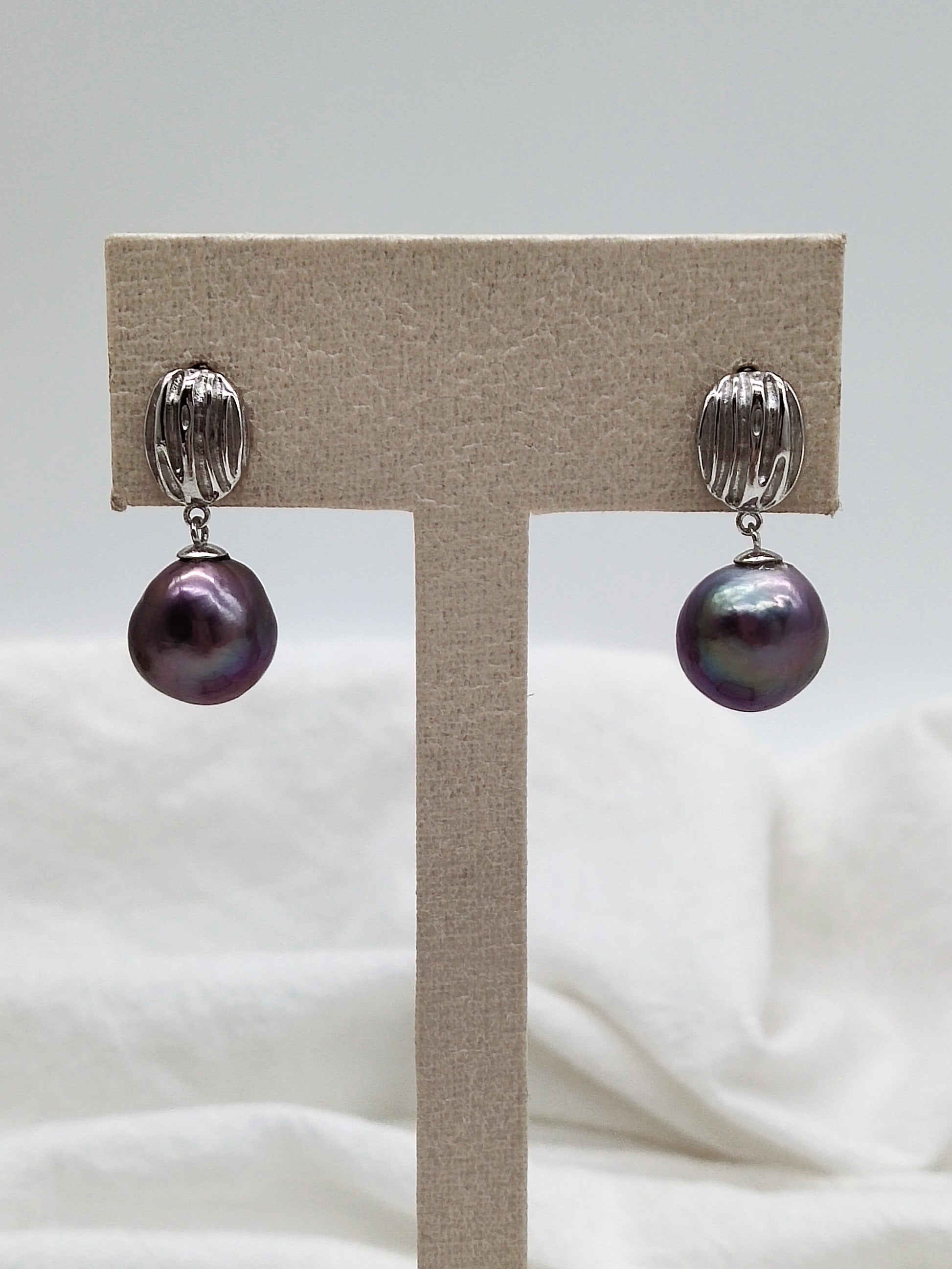 NATURAL PURPLE  PEARL EARRINGS