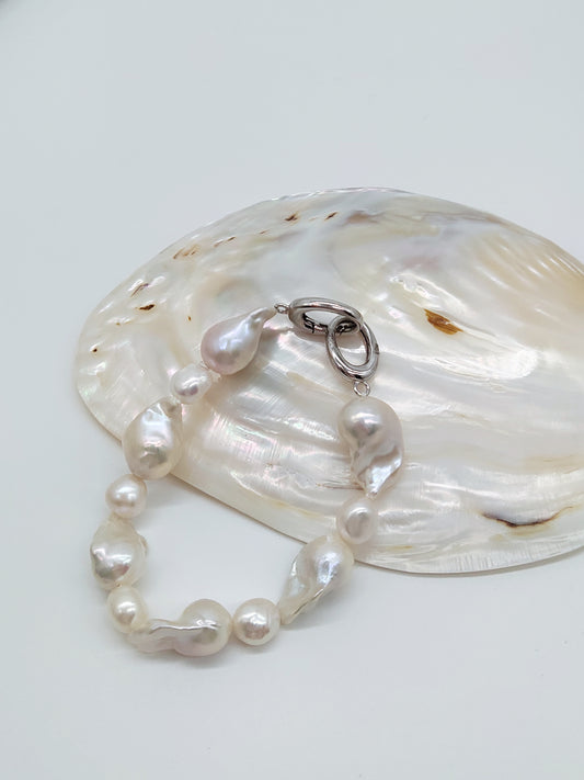 LARGE FRESHWATER BAROQUE PEARL BRACELET