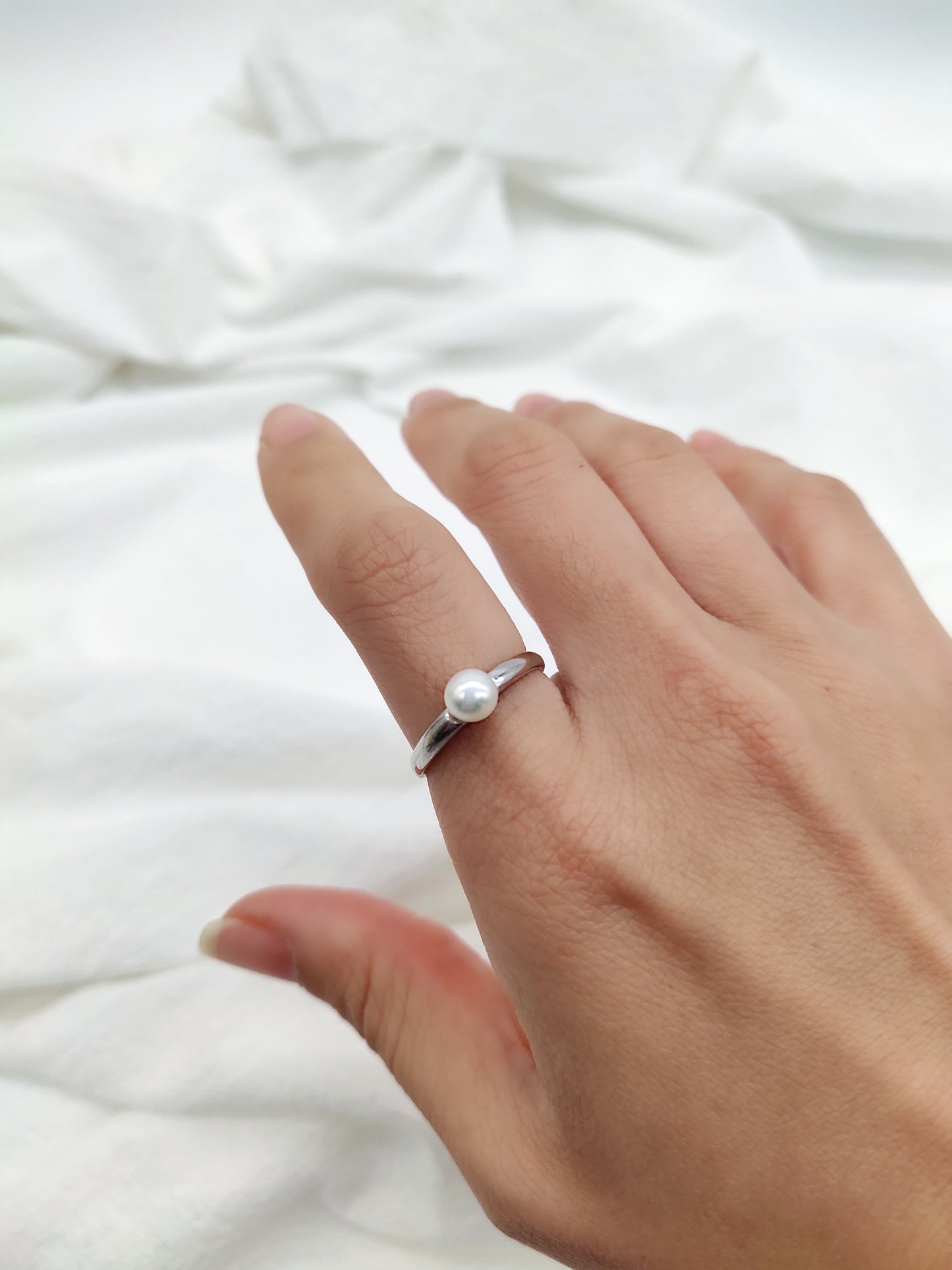 CLASSIC BUTTON SHAPE PEARL RING