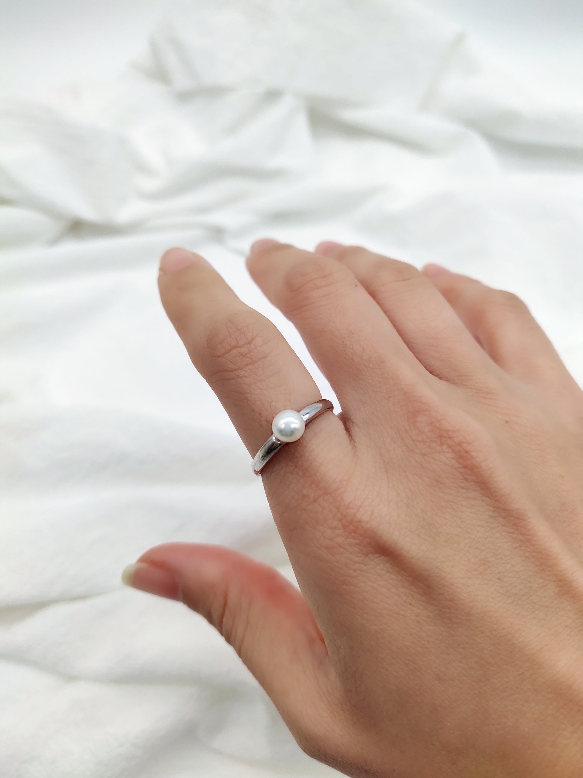 CLASSIC BUTTON SHAPE PEARL RING