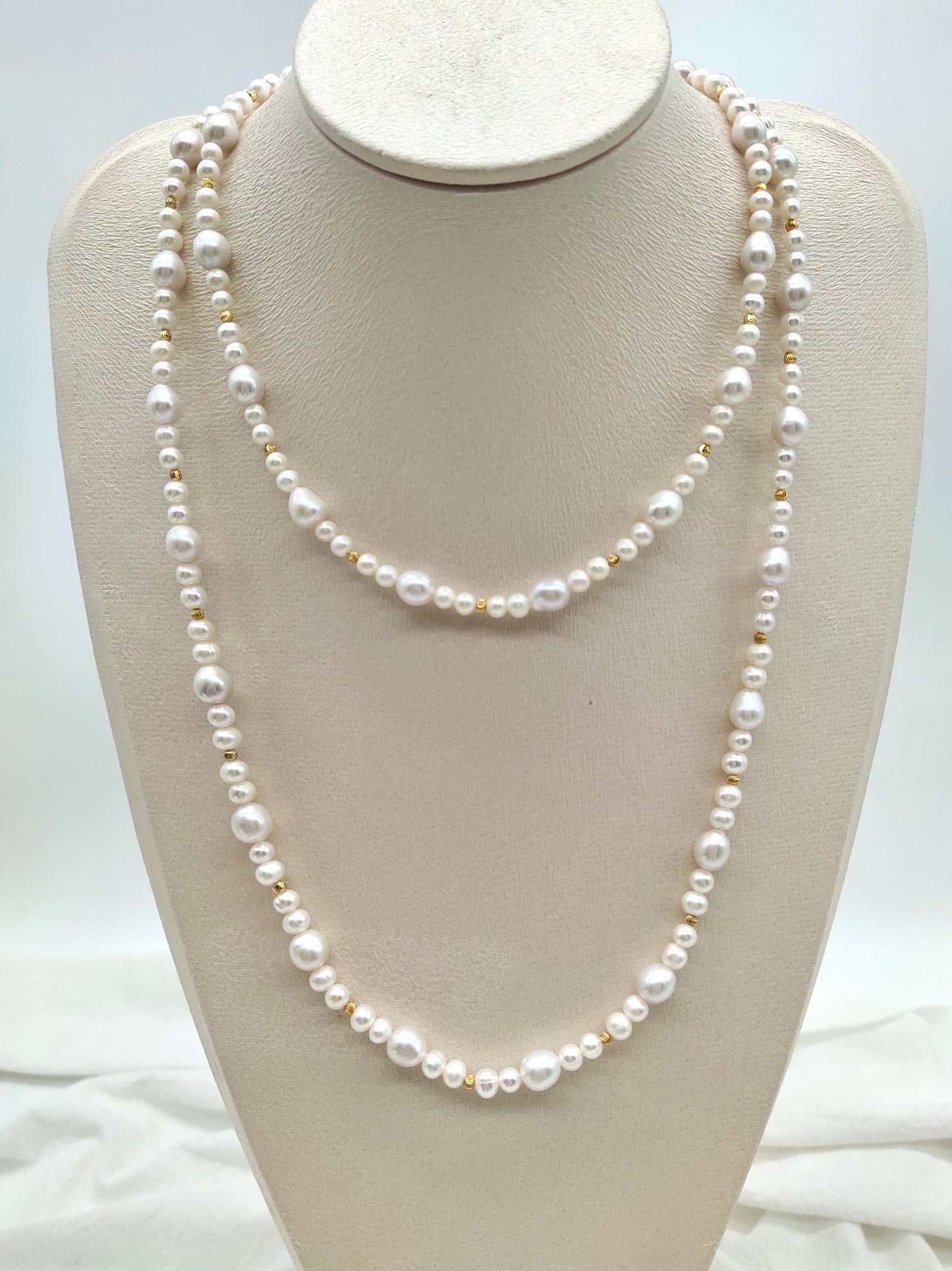 FRESHWATER PEARL WITH GOLD BEADS NECKLACE
