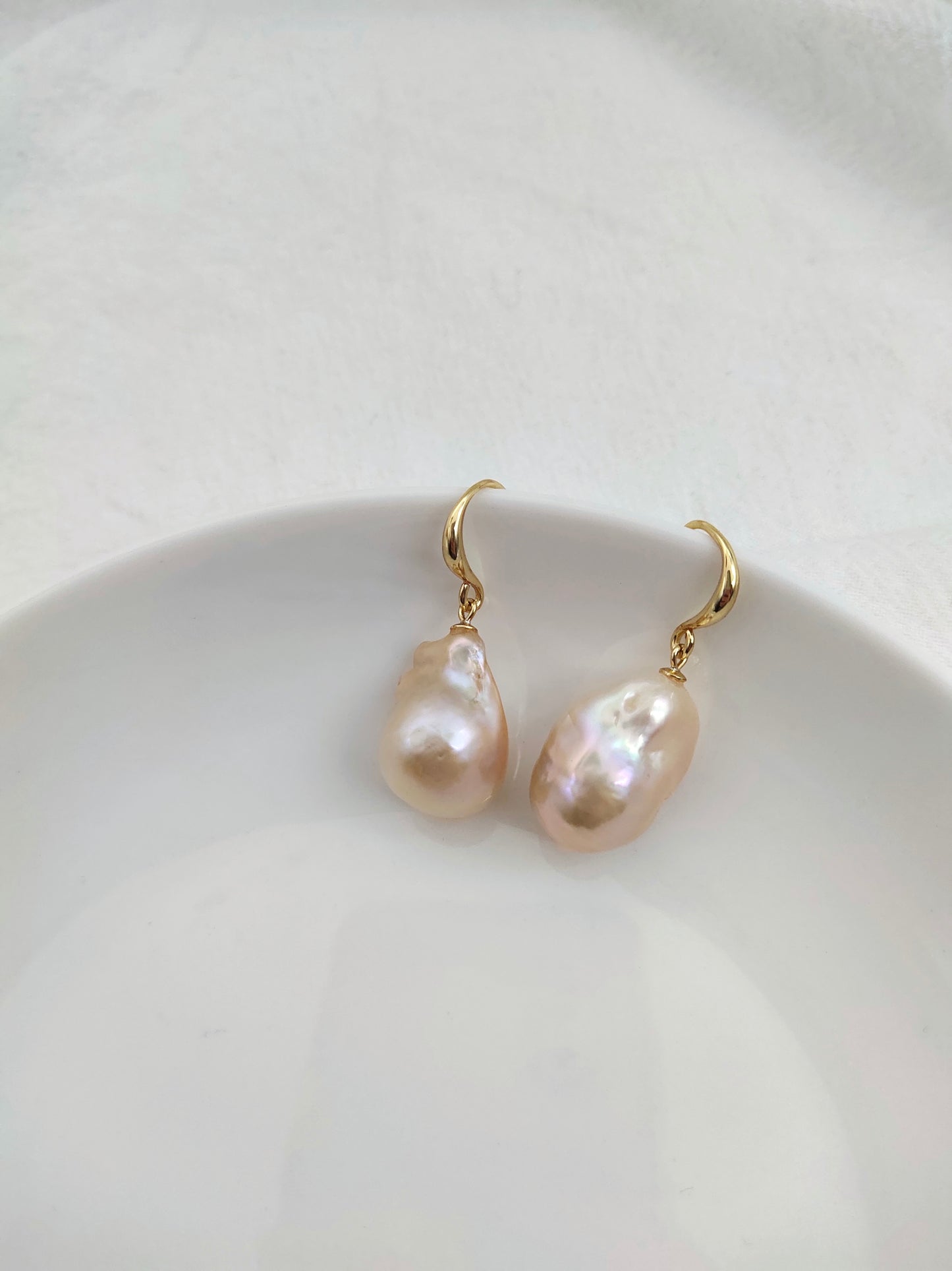 CHAMPAGNE BAROQUE PEARL EARRINGS