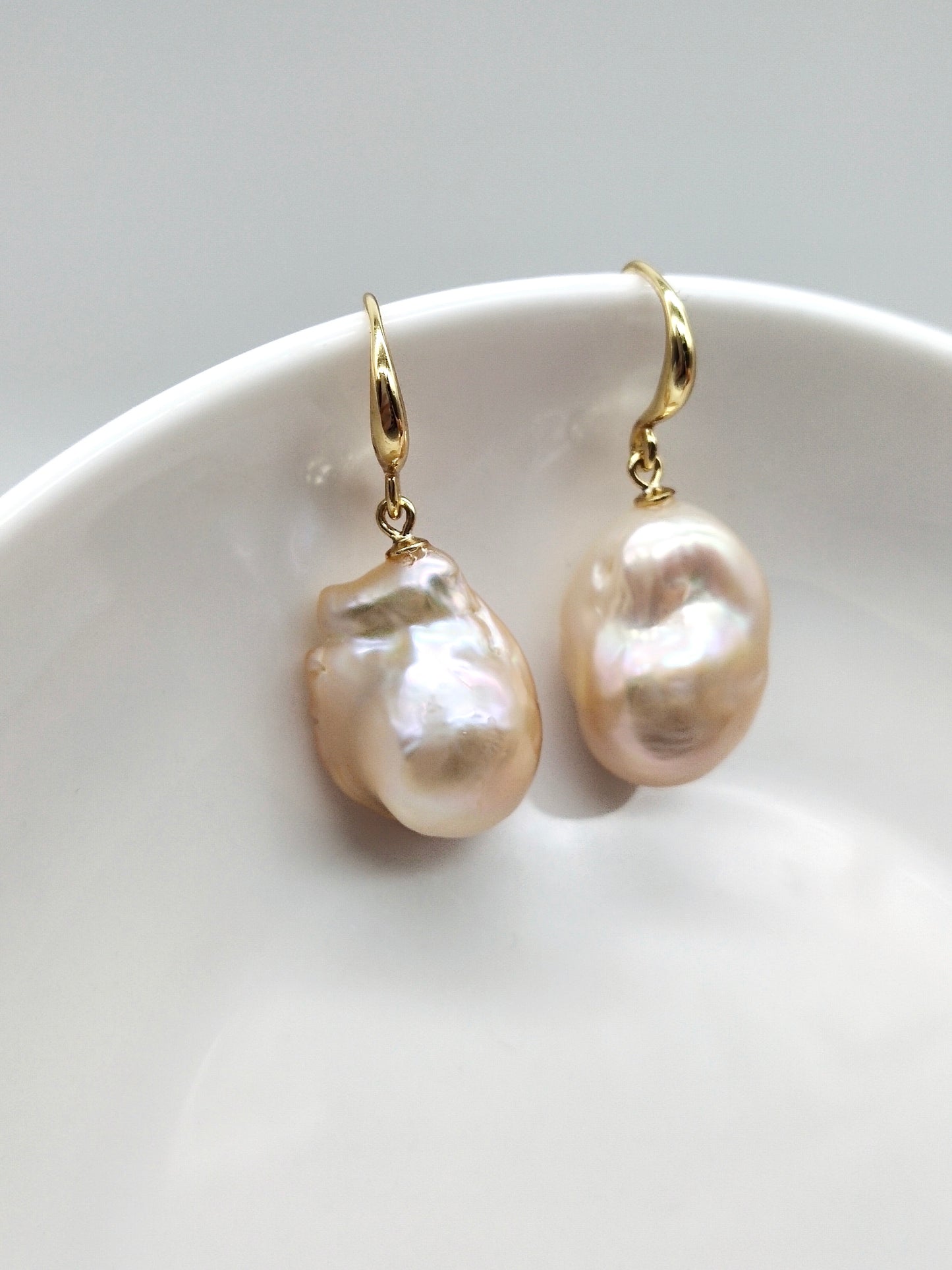 CHAMPAGNE BAROQUE PEARL EARRINGS