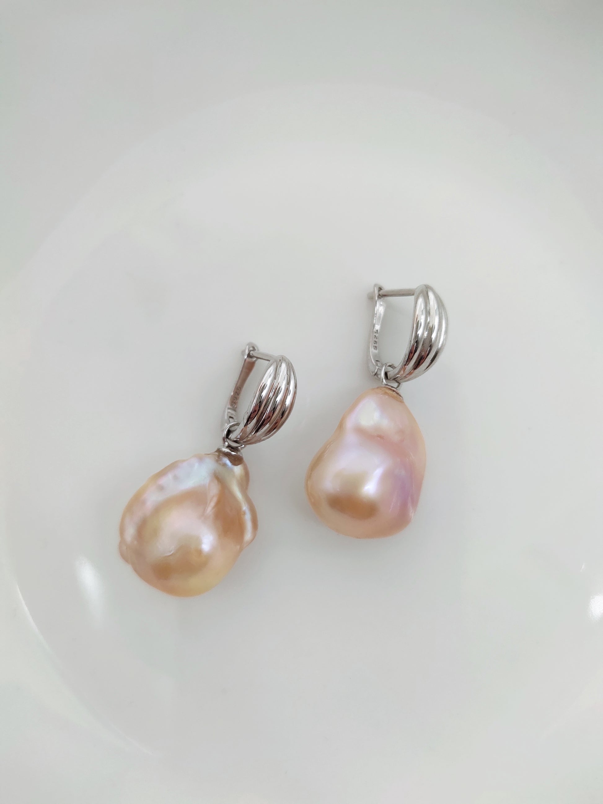 PEACH COLOUR BAROQUE PEARL EARRINGS
