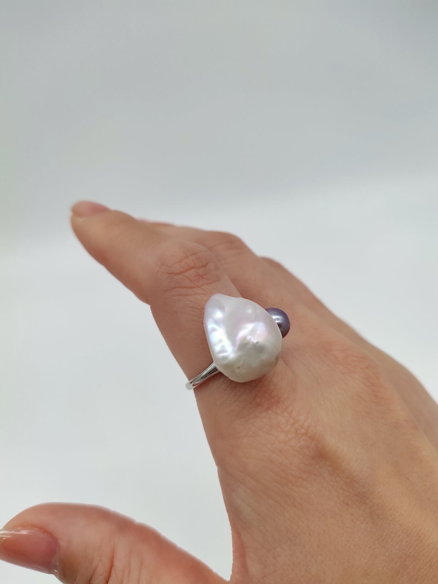 Double pearl ring