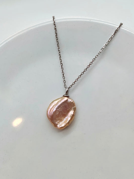 IRIDESCENT KESHI PEARL PENDANT