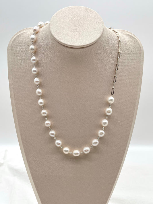 HALF CHAIN PEARL NECKLACE - MOYZ